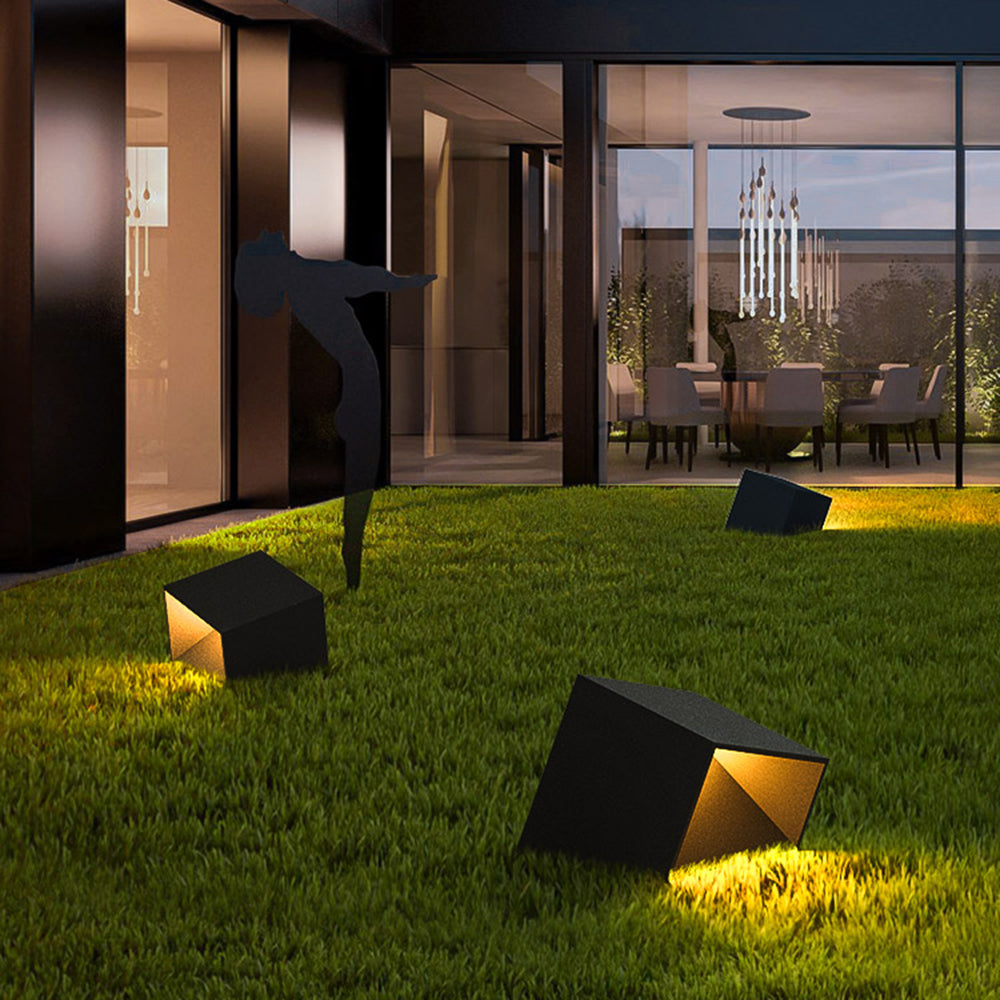 Ray Moderna Trapezoidal Metal/Acrílico Solar Lámpara Exterior, Negro