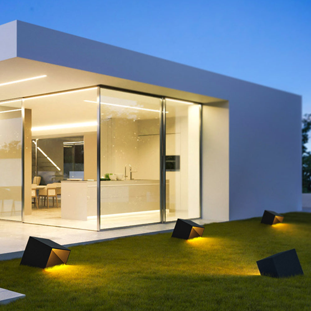 Ray Moderna Trapezoidal Metal/Acrílico Solar Lámpara Exterior, Negro