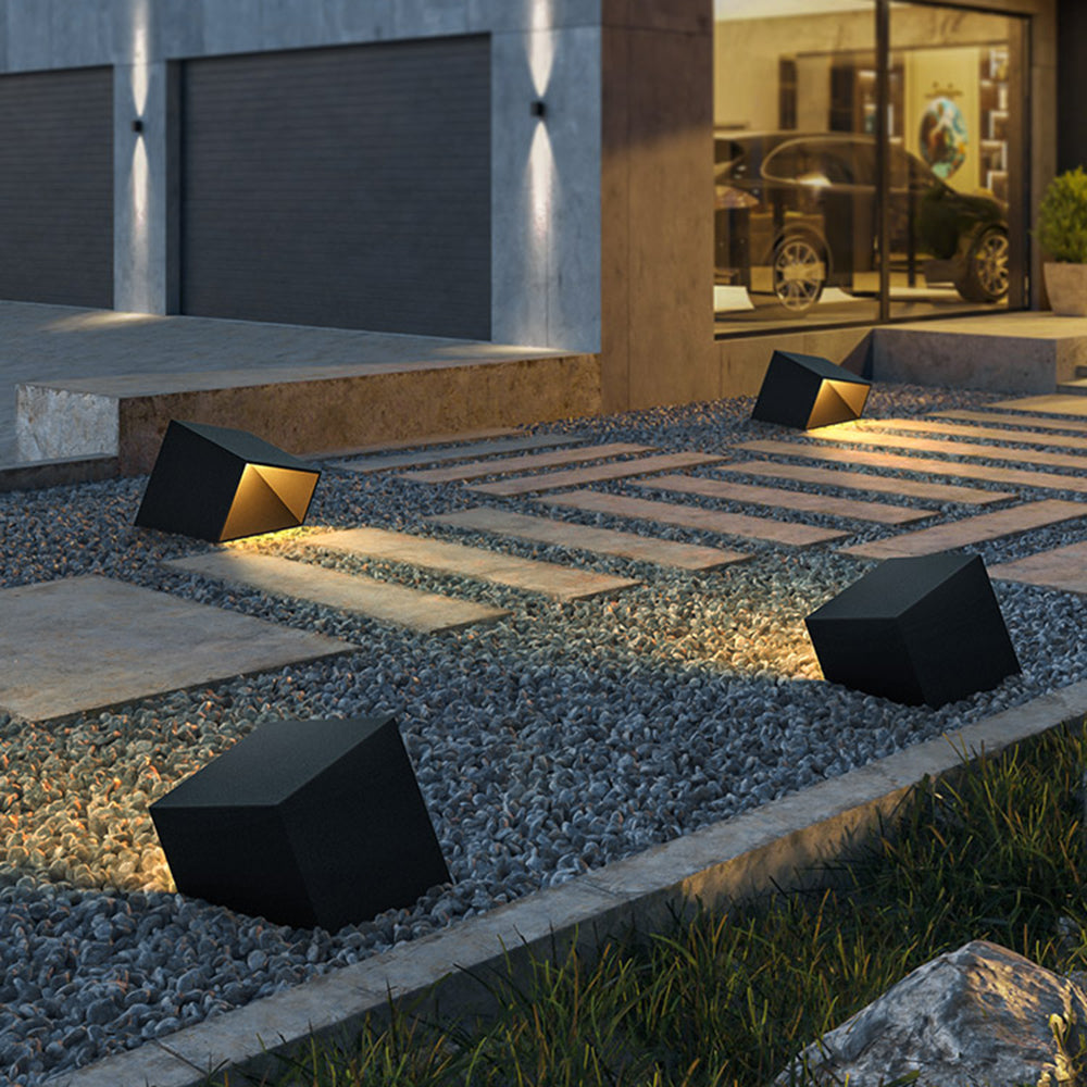 Ray Moderna Trapezoidal Metal/Acrílico Solar Lámpara Exterior, Negro