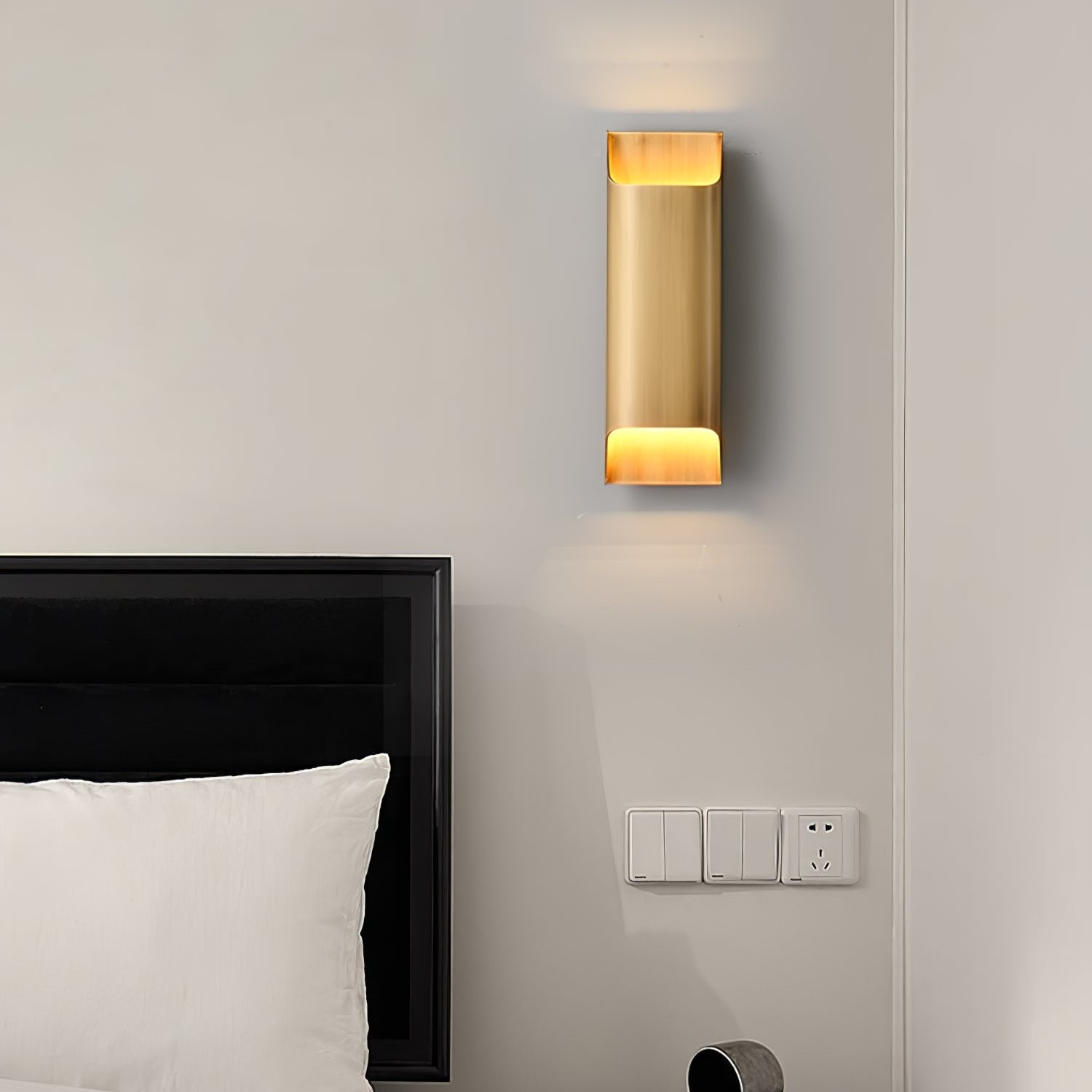 Leclerc Brass Wall Lamp - Letslighting