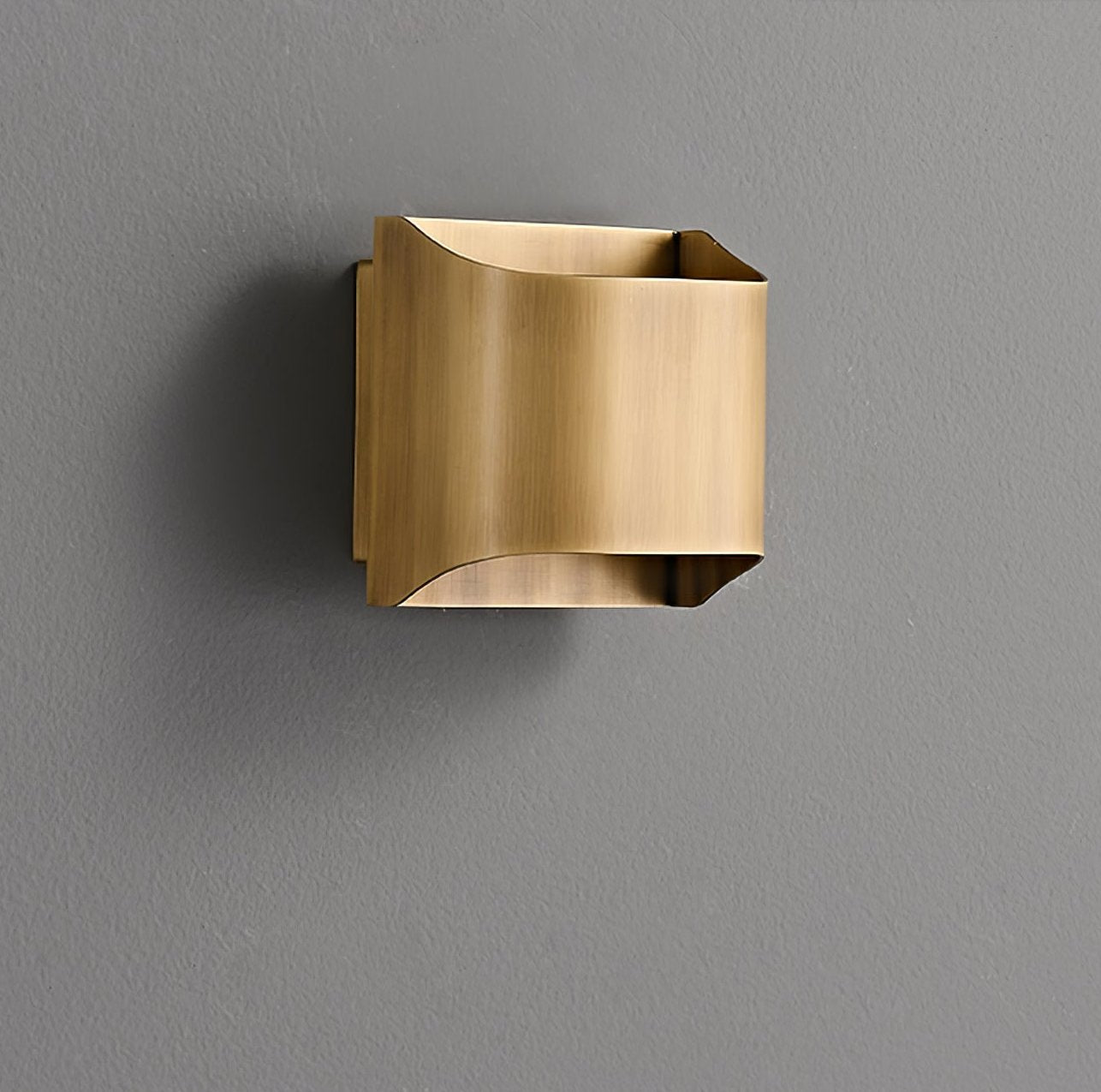 Leclerc Brass Wall Lamp - Letslighting