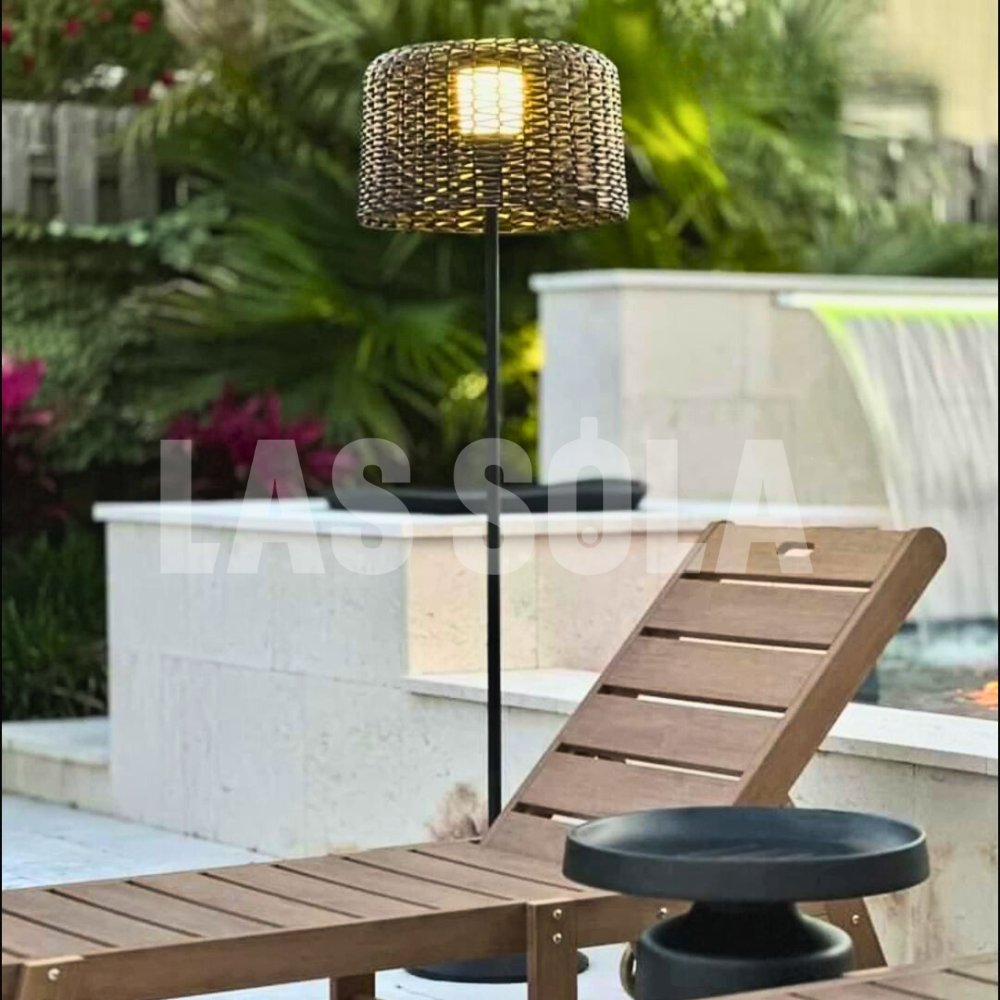 Mira Moderna Minimalista Metal/Rota LED Lámpara de Pie Exterior Negra/Blanca