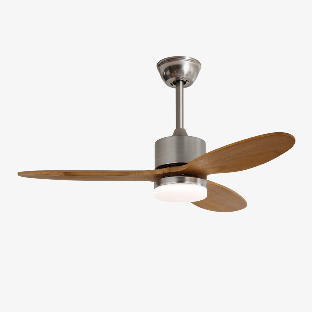 Ventilador de Techo con Luz HushGlow con aspas de madera y acabado plateado cepillado.