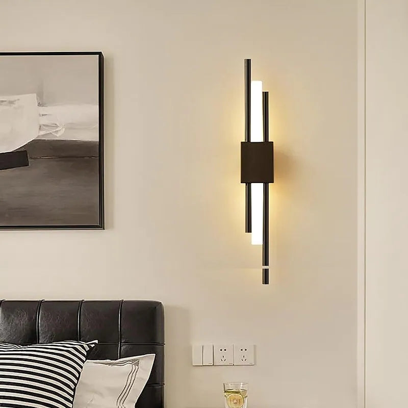 Arisha Minimalita Lineal Metal LED Aplique de Pared Negro/Dorado