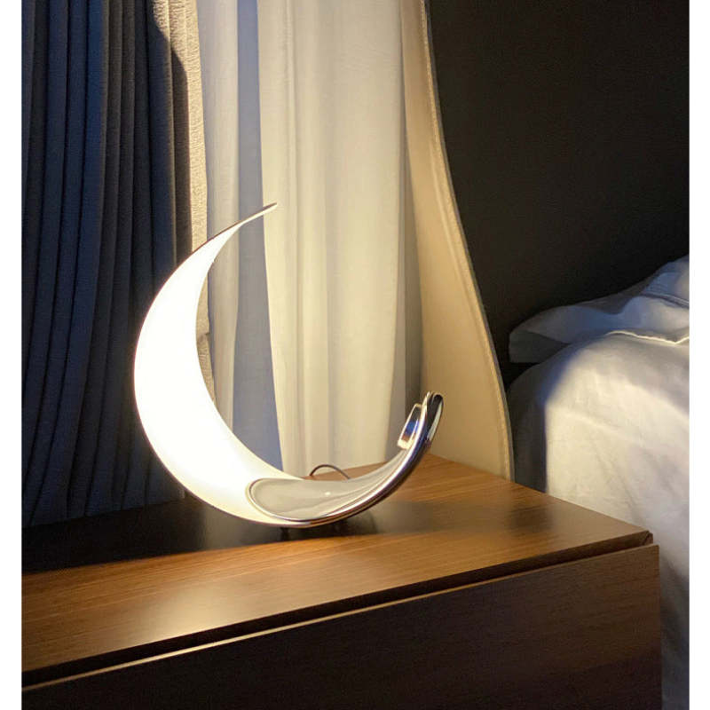 Aria Moderna Diseño Luna Metal Lámpara de Mesa Dorada