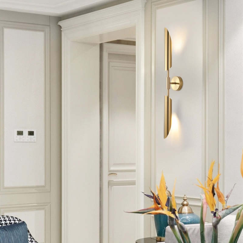 Arisha Posmoderno Doble Foco Metal Aplique de Pared Dorado