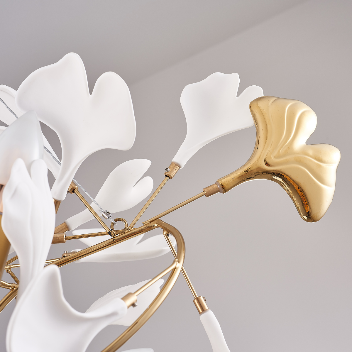 Olivia Diseño Ginkgo Biloba Acrílico/Metal Lámpara Colgante Dorada