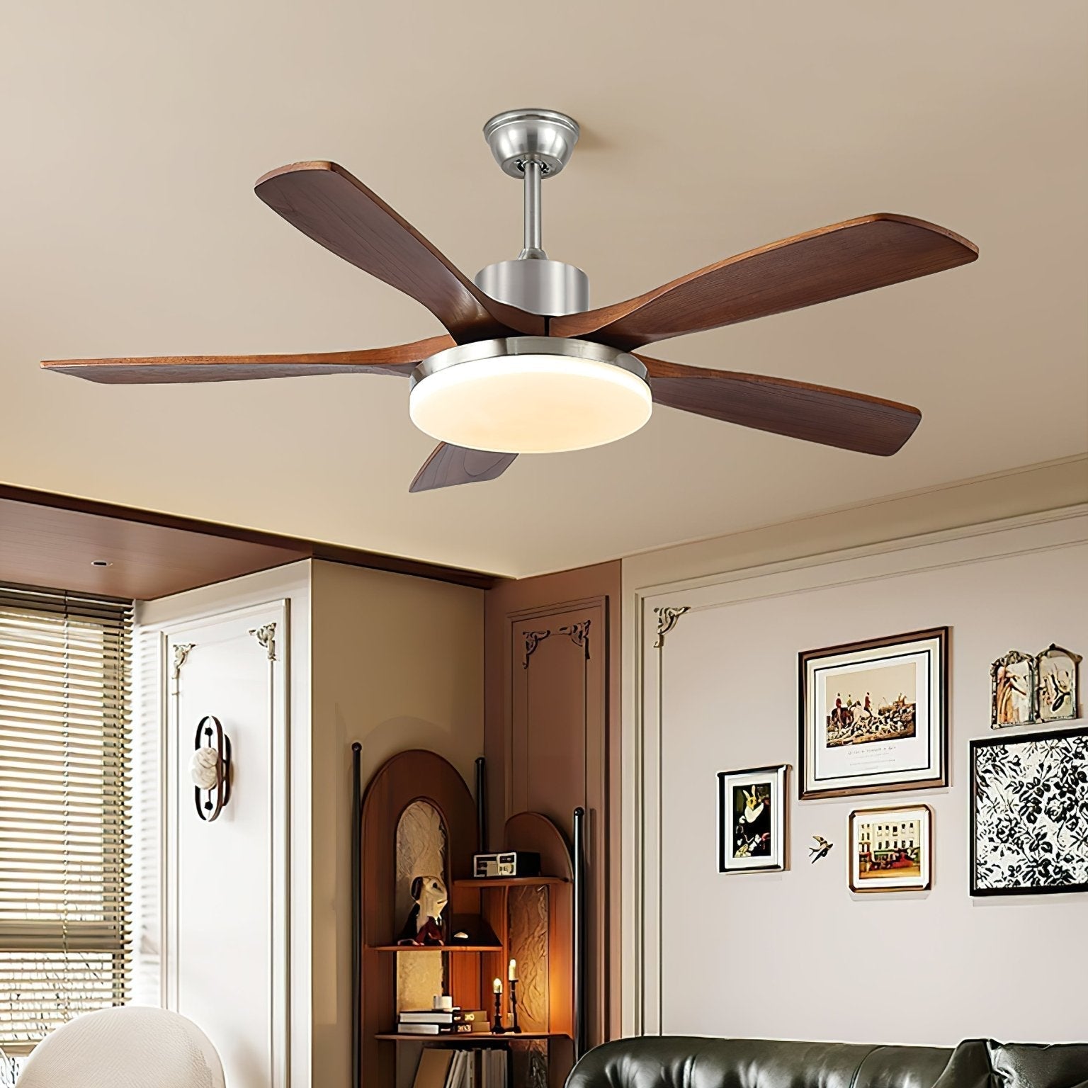 Lámpara ventilador de techo Orvian con iluminación LED integrada