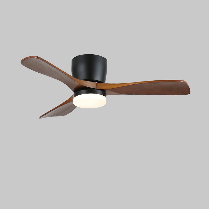 Ventilador de techo Brinor que proporciona refrigeración y luz ambiental