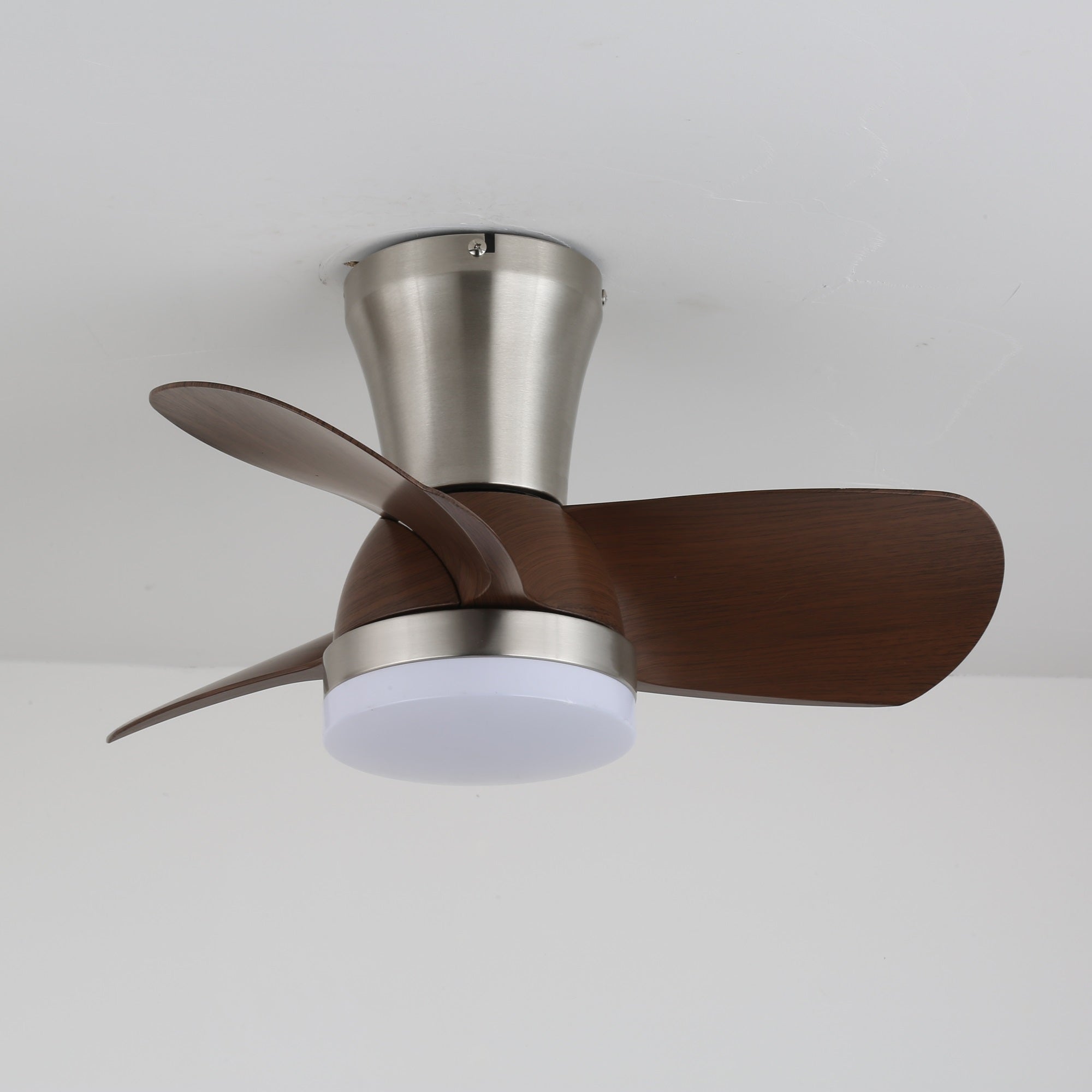 Lámpara Ventilador de Techo Moderna de Madera Deynor en opción de acabado Níquel