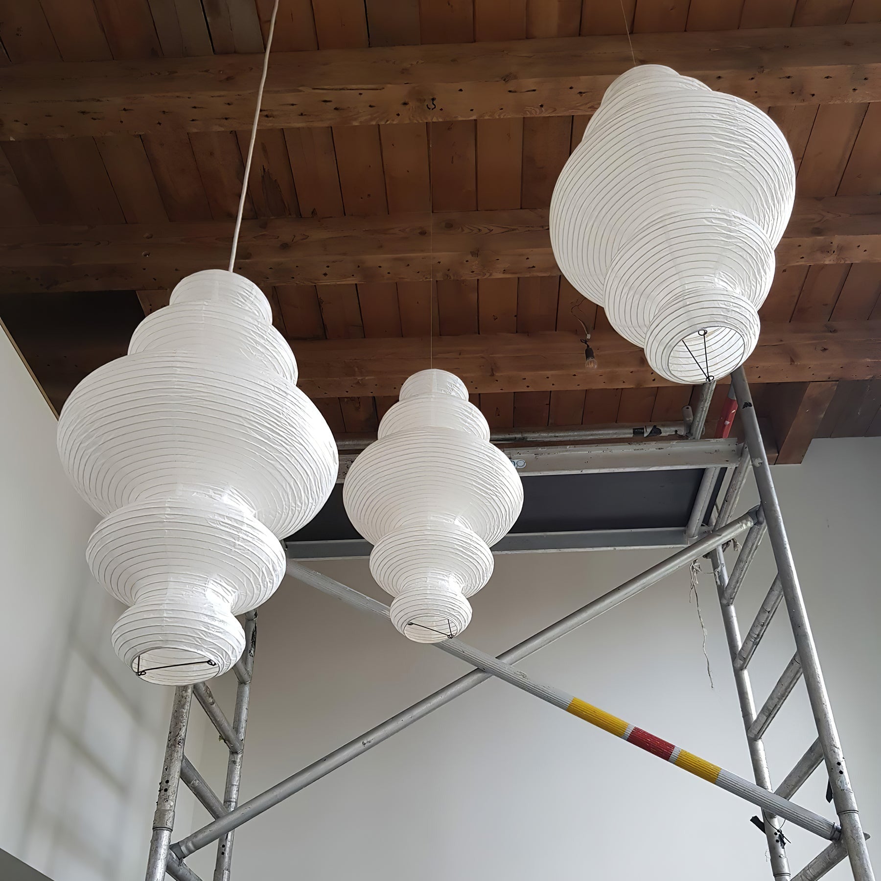 Ritta Lámpara Colgante Escultural de Papel Japonés con Enchufe