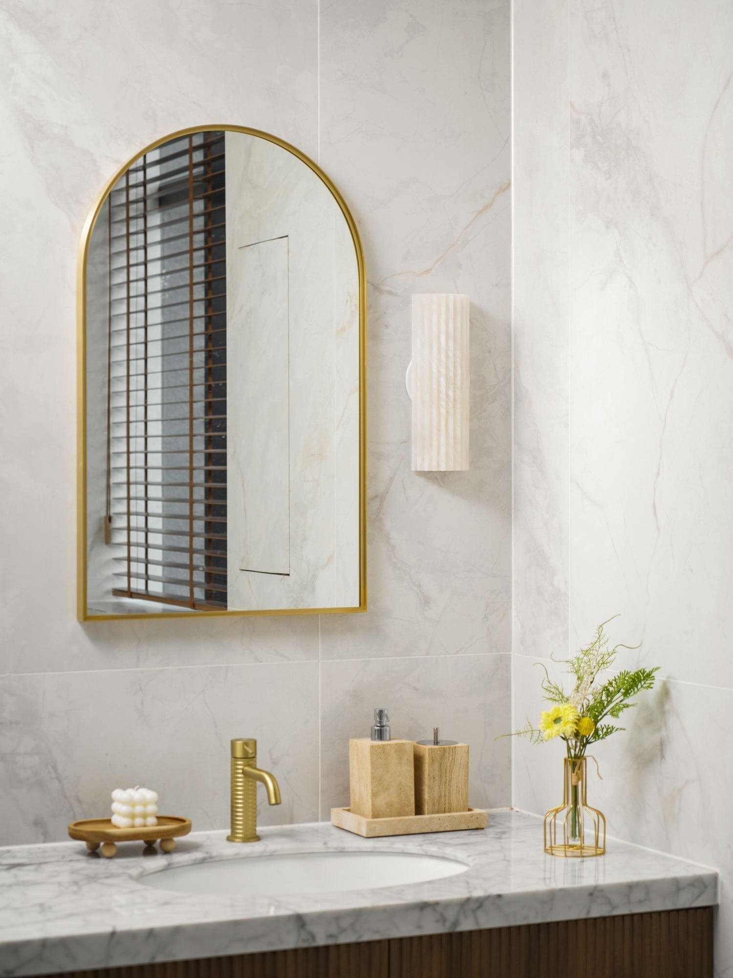 Orcarion Alabaster Wall Lamp - Letslighting