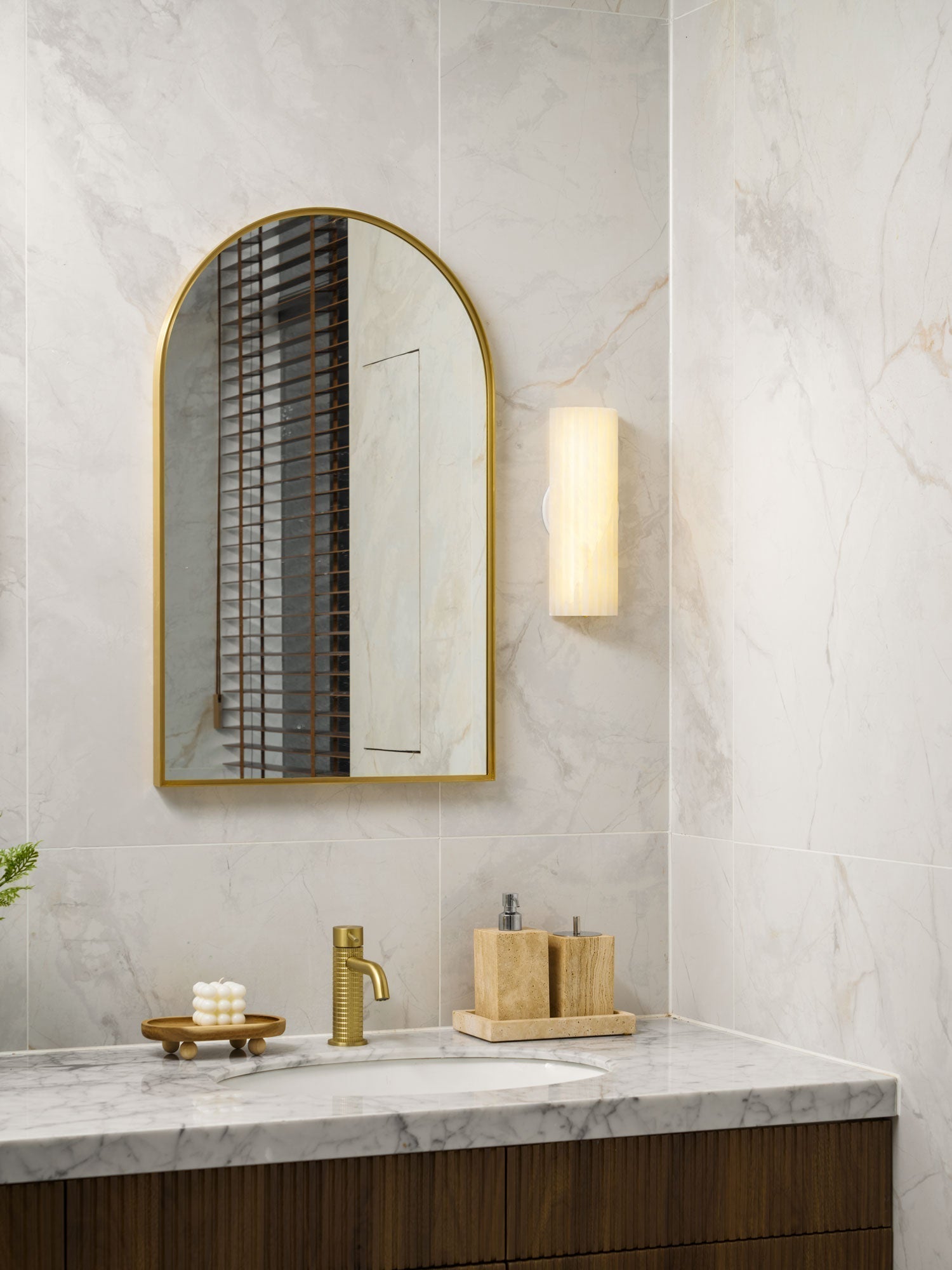 Orcarion Alabaster Wall Lamp - Letslighting