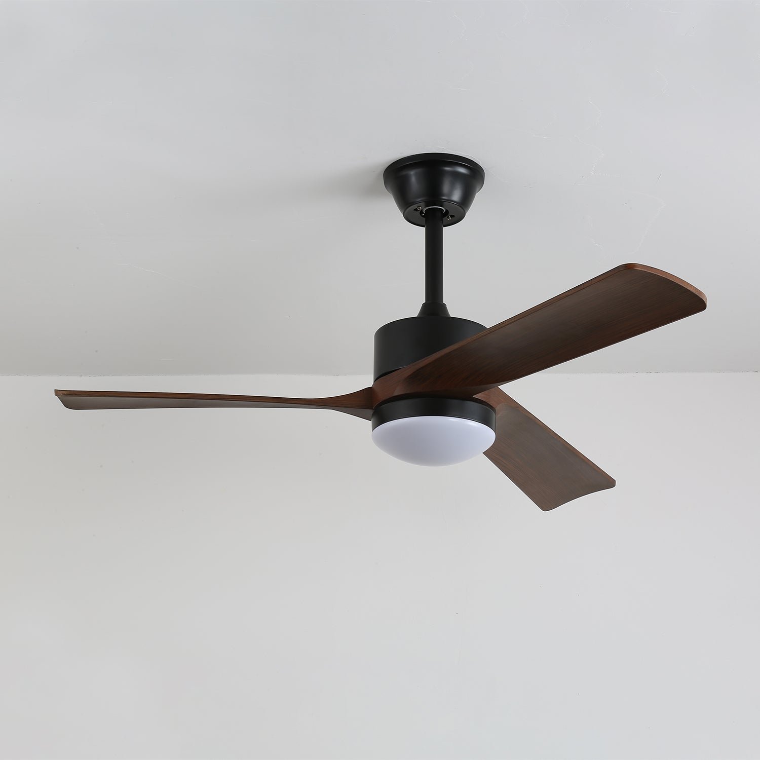 Ventilador de Techo Moderno de Madera Evraeis con Luz
