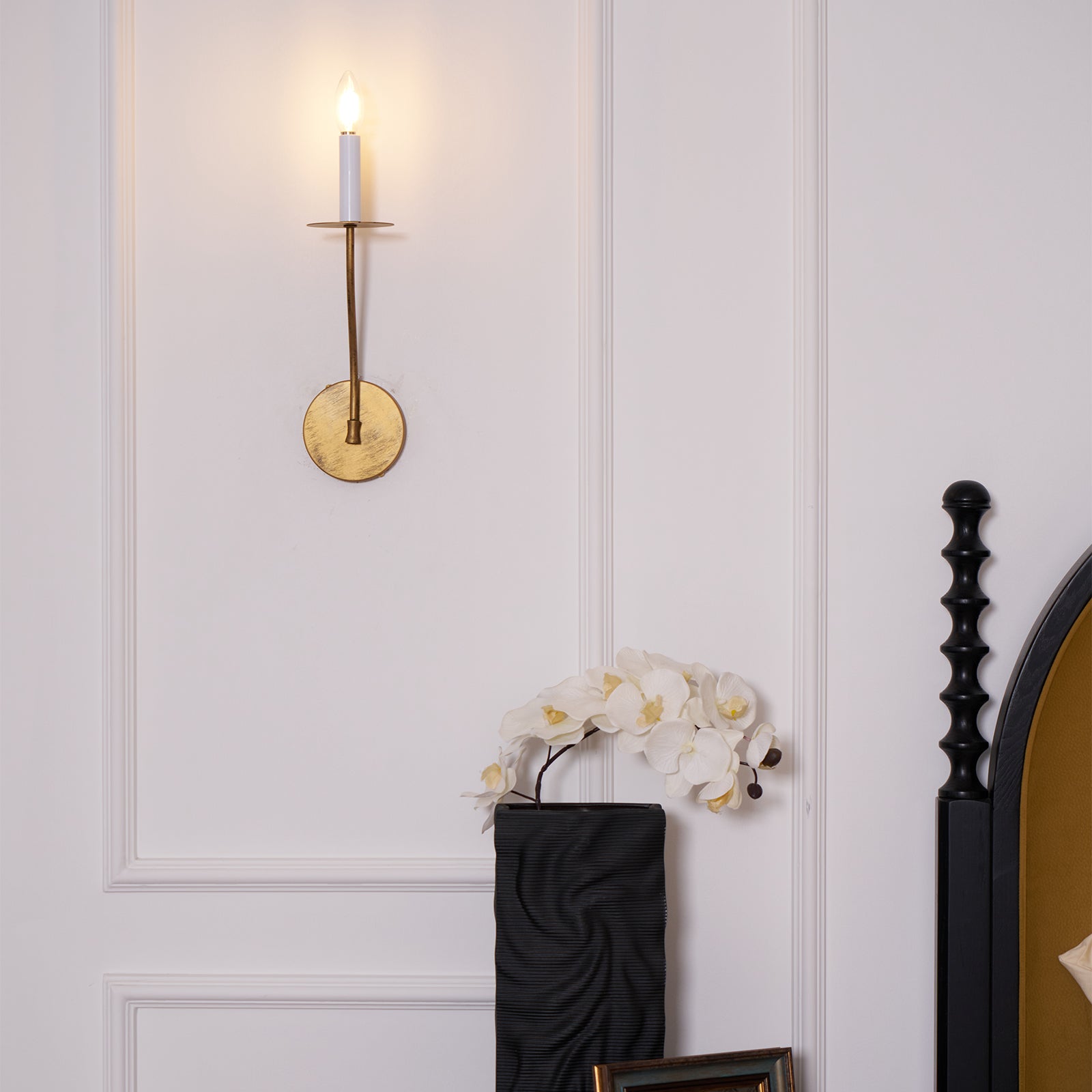 Eris Wall Lamp Brass