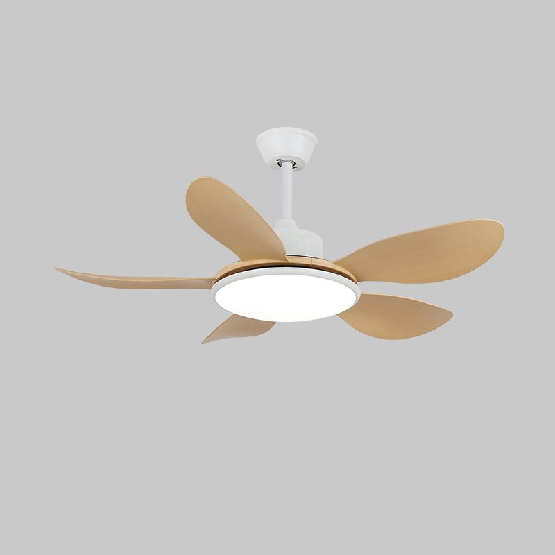 Ventilador de Techo con Luz de Madera Tirenor iluminando un espacio interior