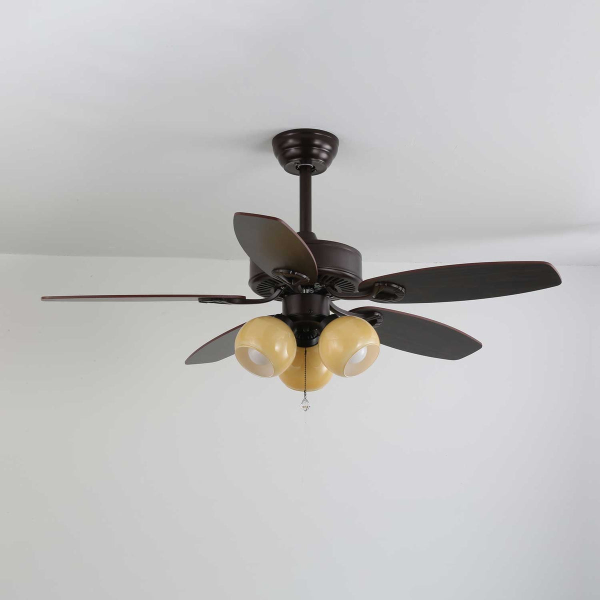 Ventilador de Techo Calviera Vintage de Madera y Cristal con Luz con su función de control de 6 velocidades