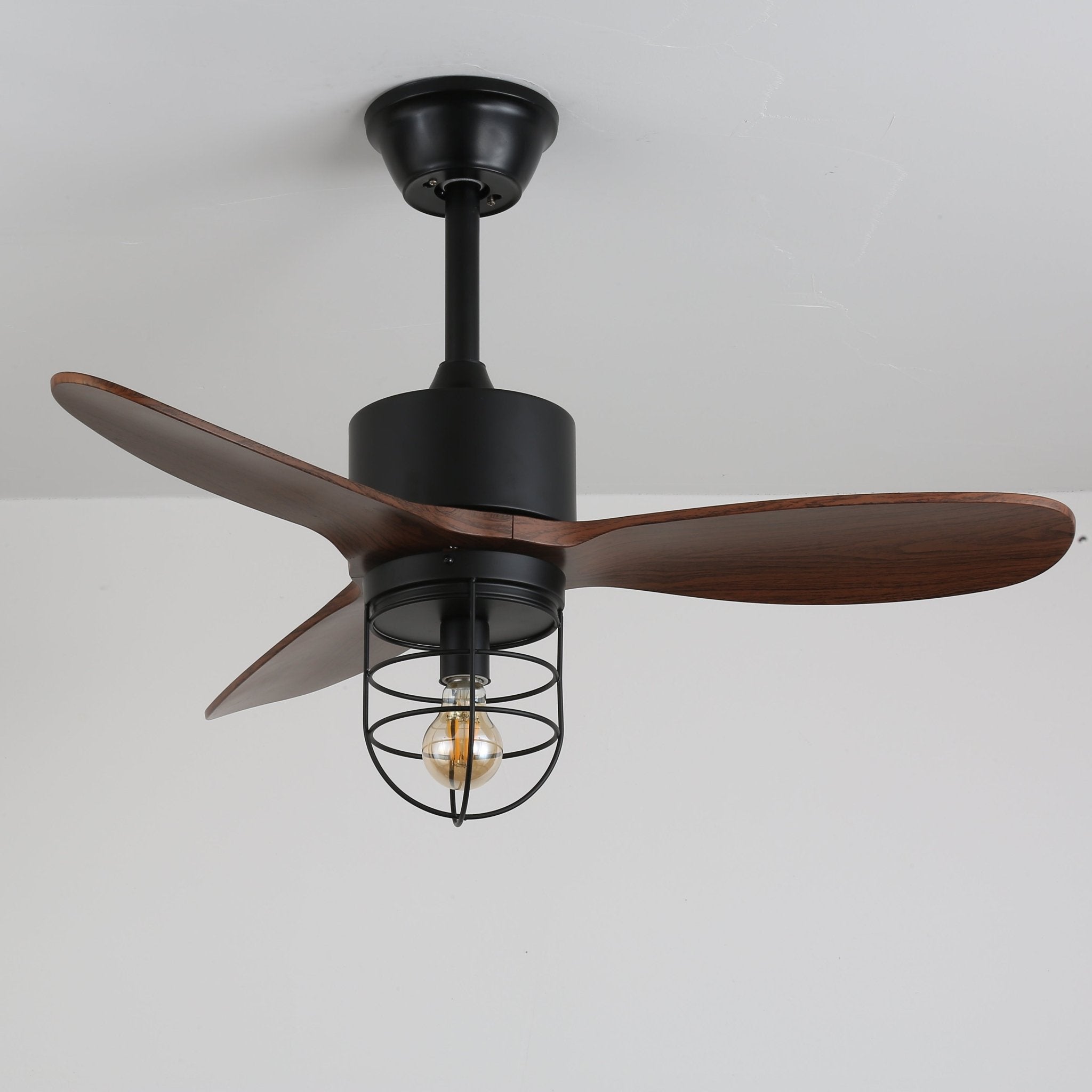 Ventilador de Techo Industrial de Madera Brisora con Luz, primer plano del soporte de techo