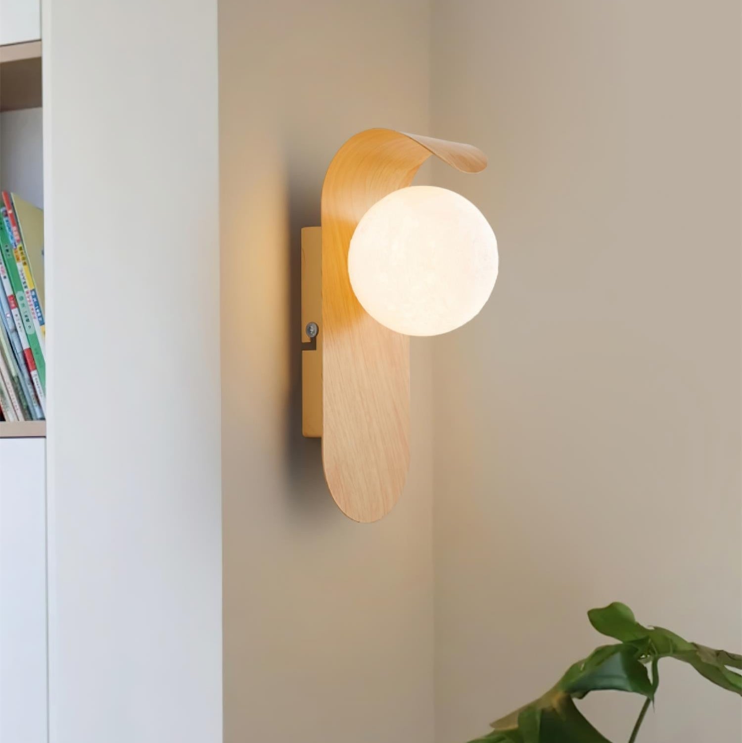 Muto Lámpara de Pared Interior de Madera / Nogal
