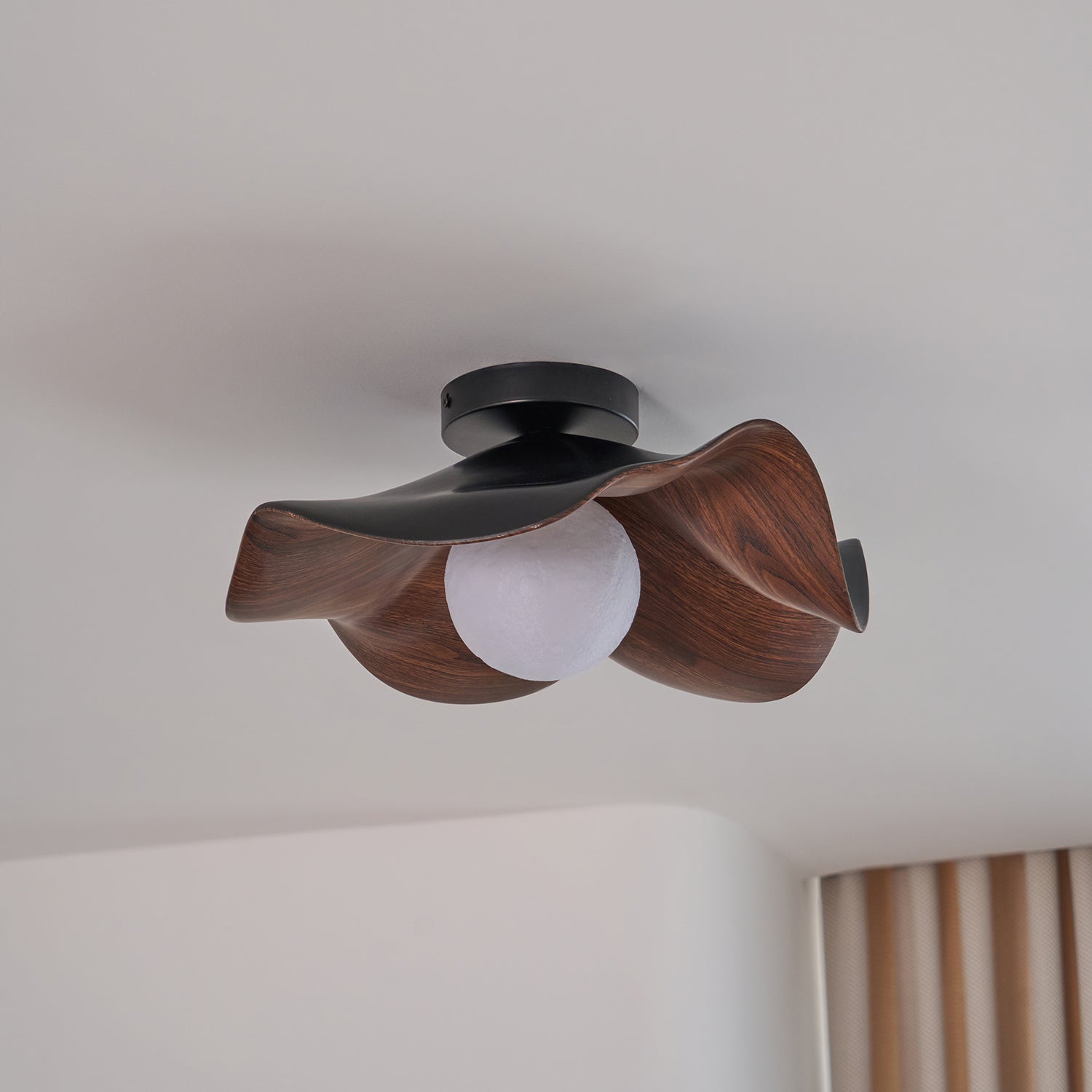 Muto Lámpara de Techo de Madera en Negro y Blanco