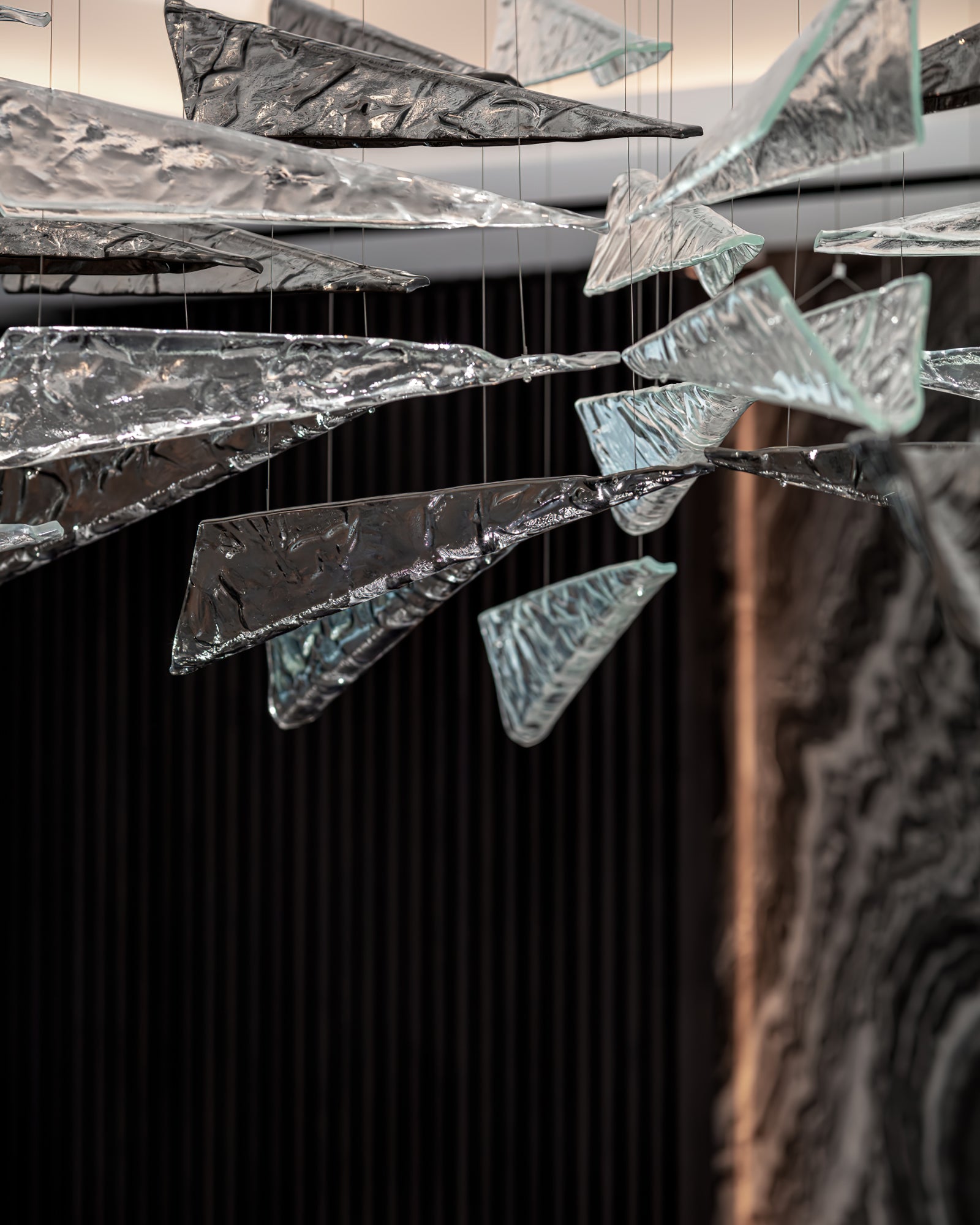 Nyvinia Glass Feather-Shape Chandelier - Letslighting