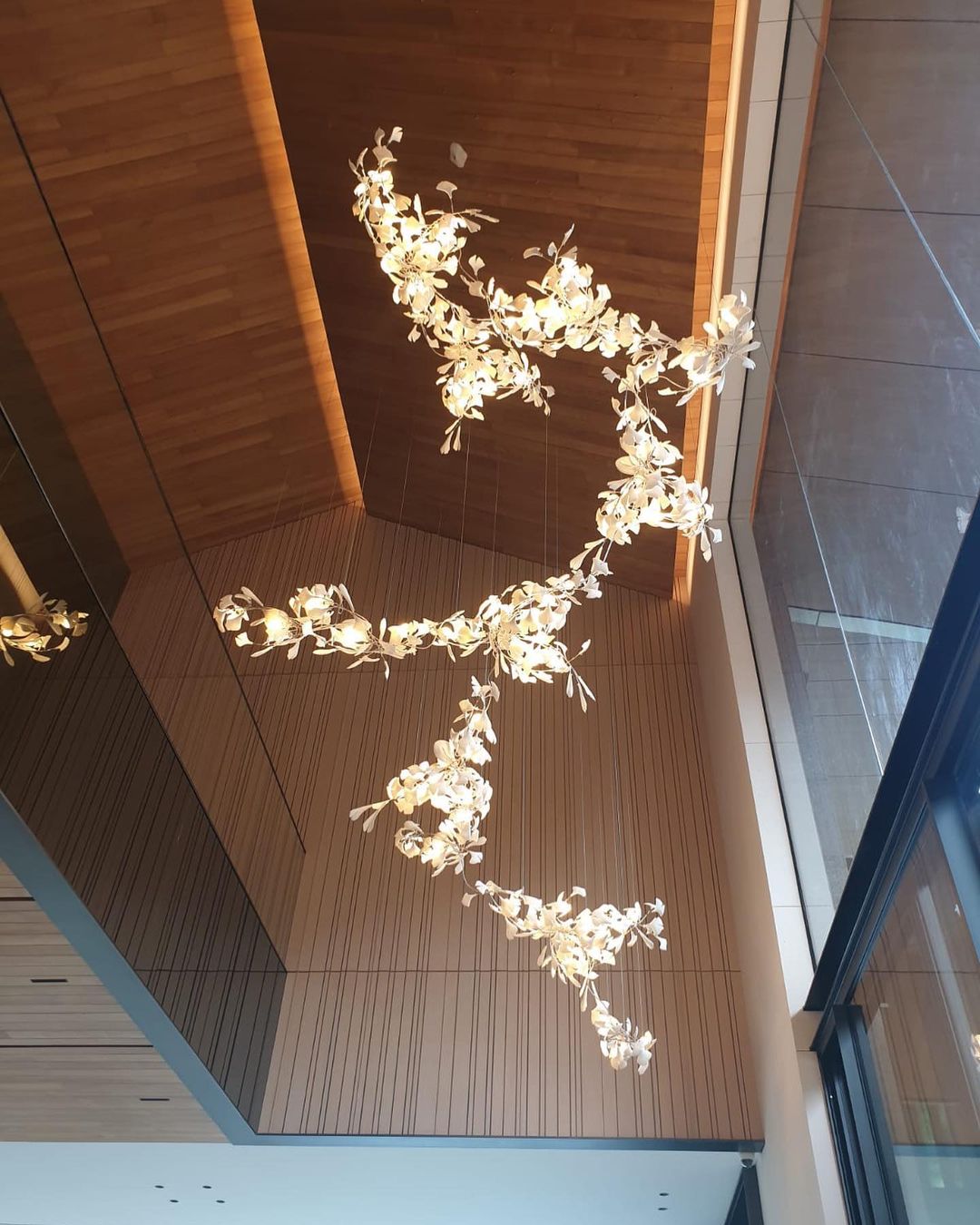 Eurzoris Gingko Metal Leaf Chandelier - Letslighting