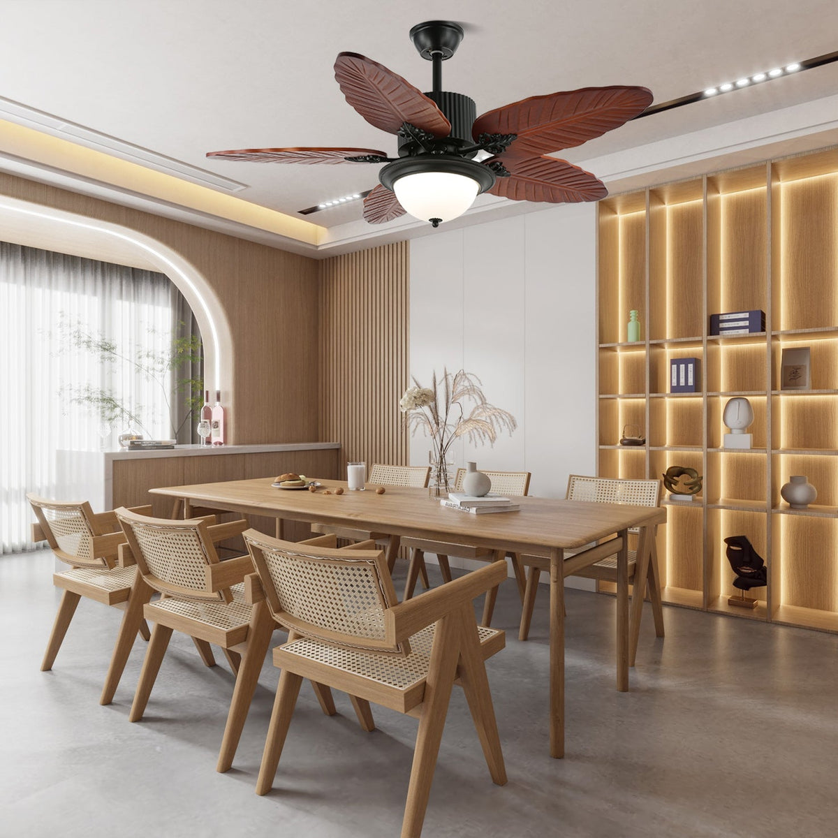 Primer plano de las aspas de madera del ventilador de techo Alistair