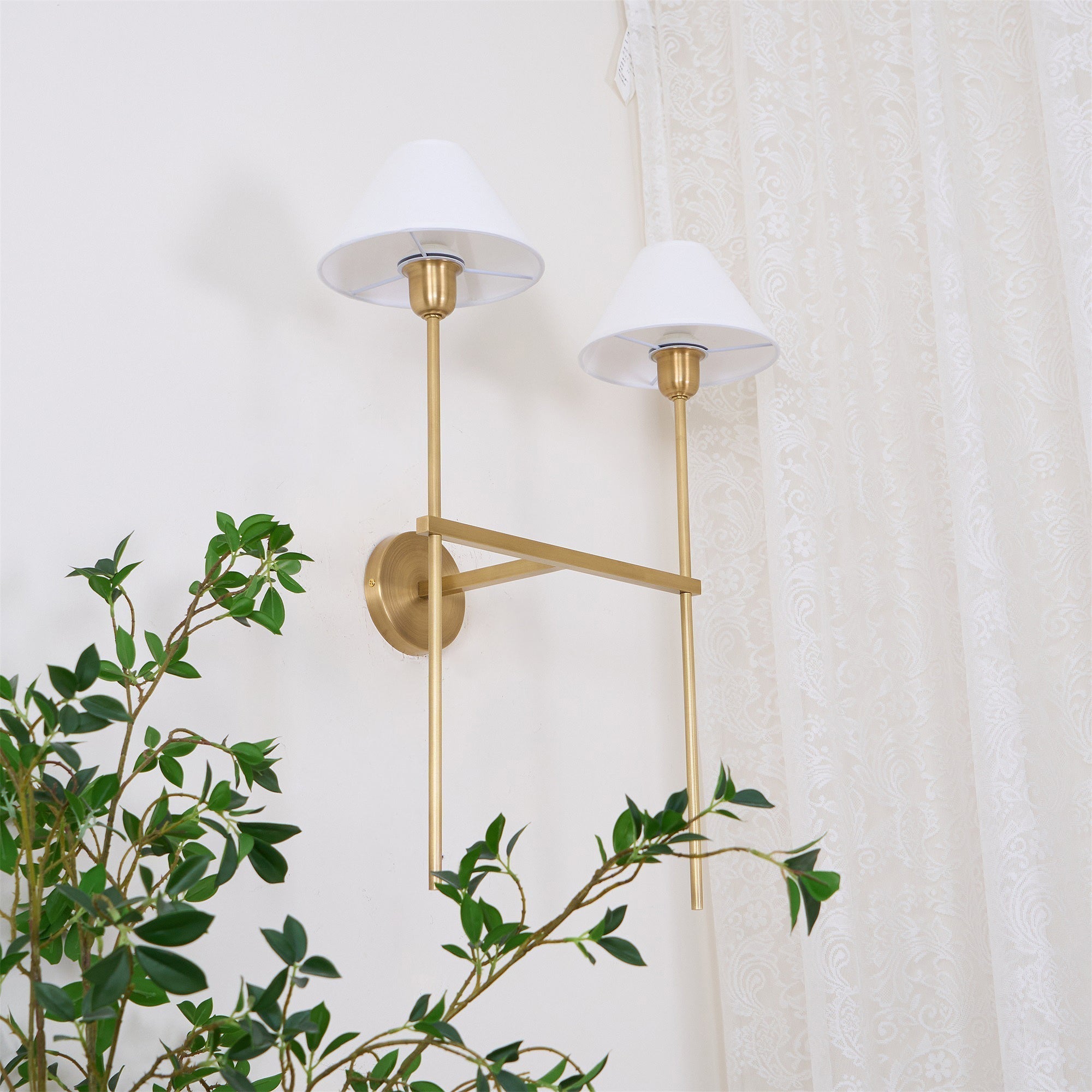 Silva Lámpara de Pared con Pantalla Cónica Blanca de Tela