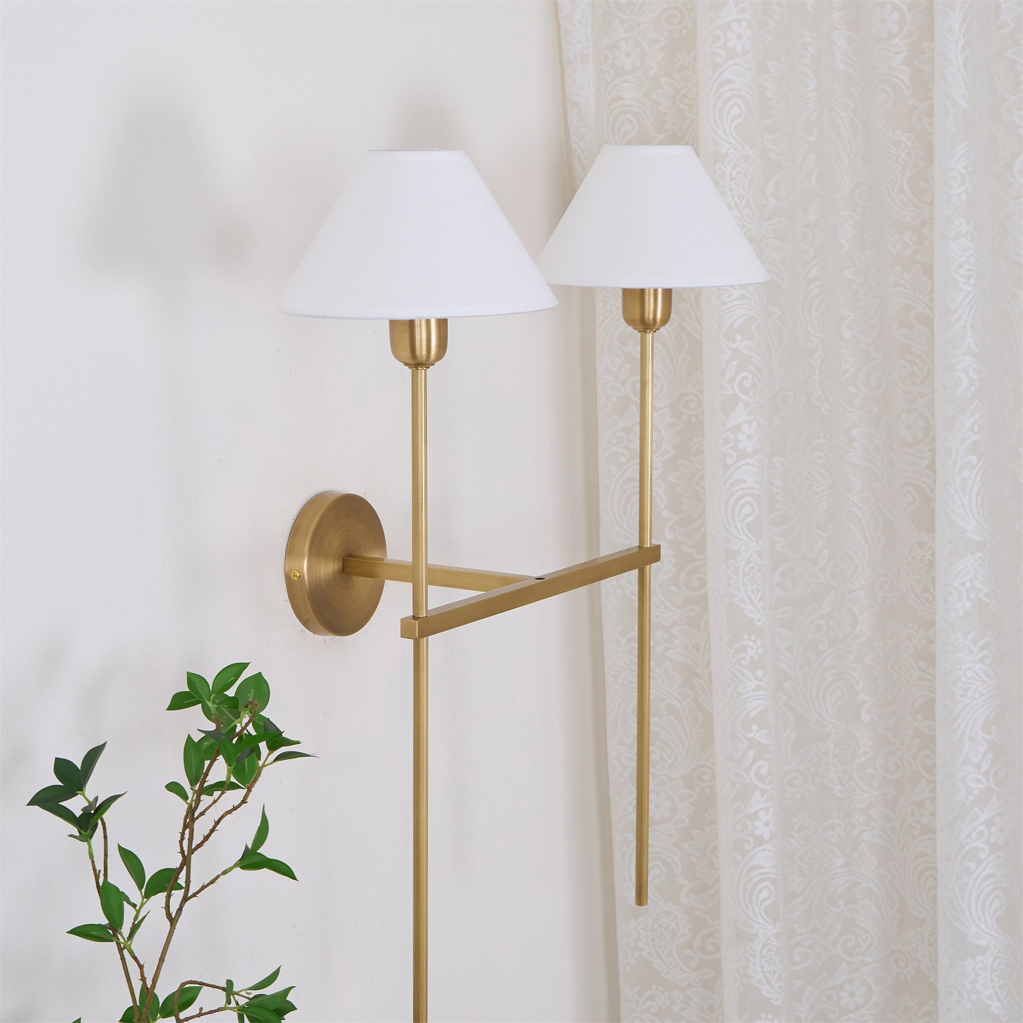 Silva Lámpara de Pared con Pantalla Cónica Blanca de Tela