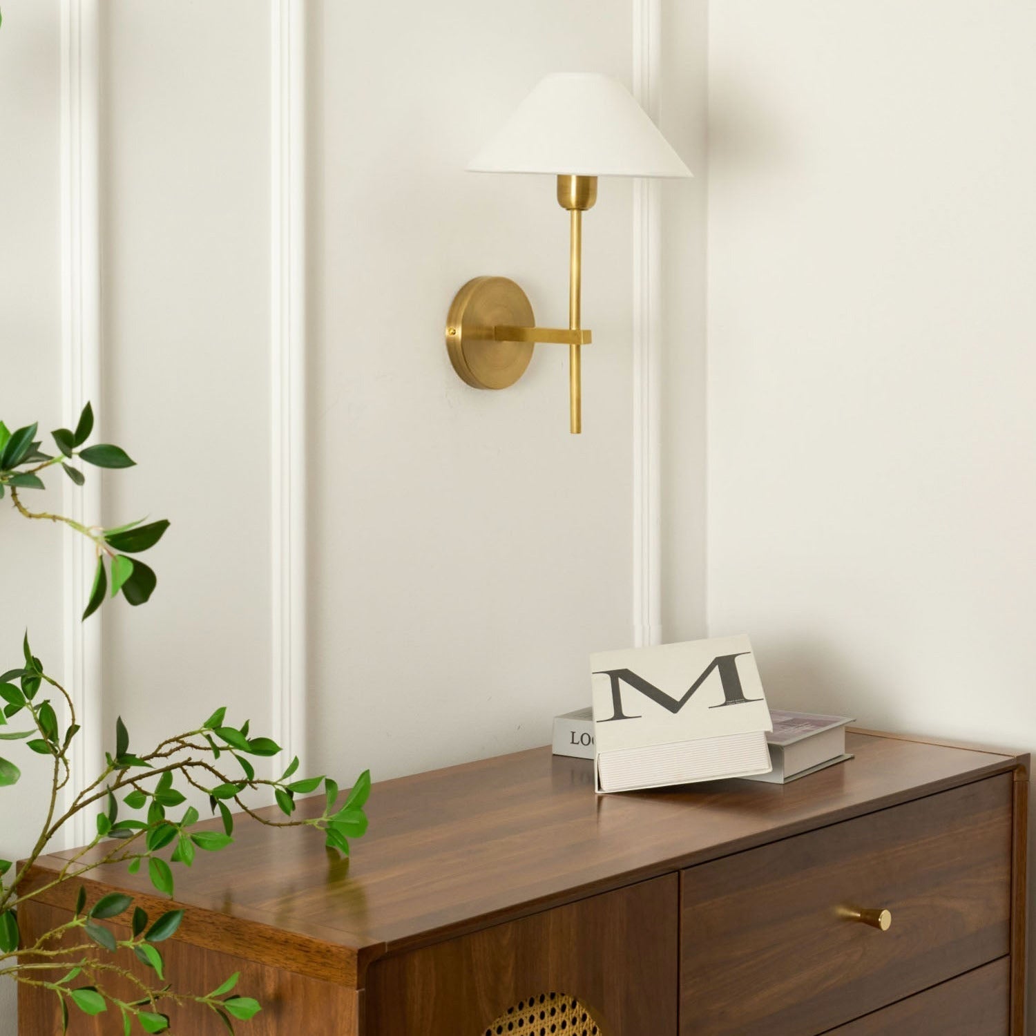 Silva Lámpara de Pared con Pantalla Cónica Blanca de Tela