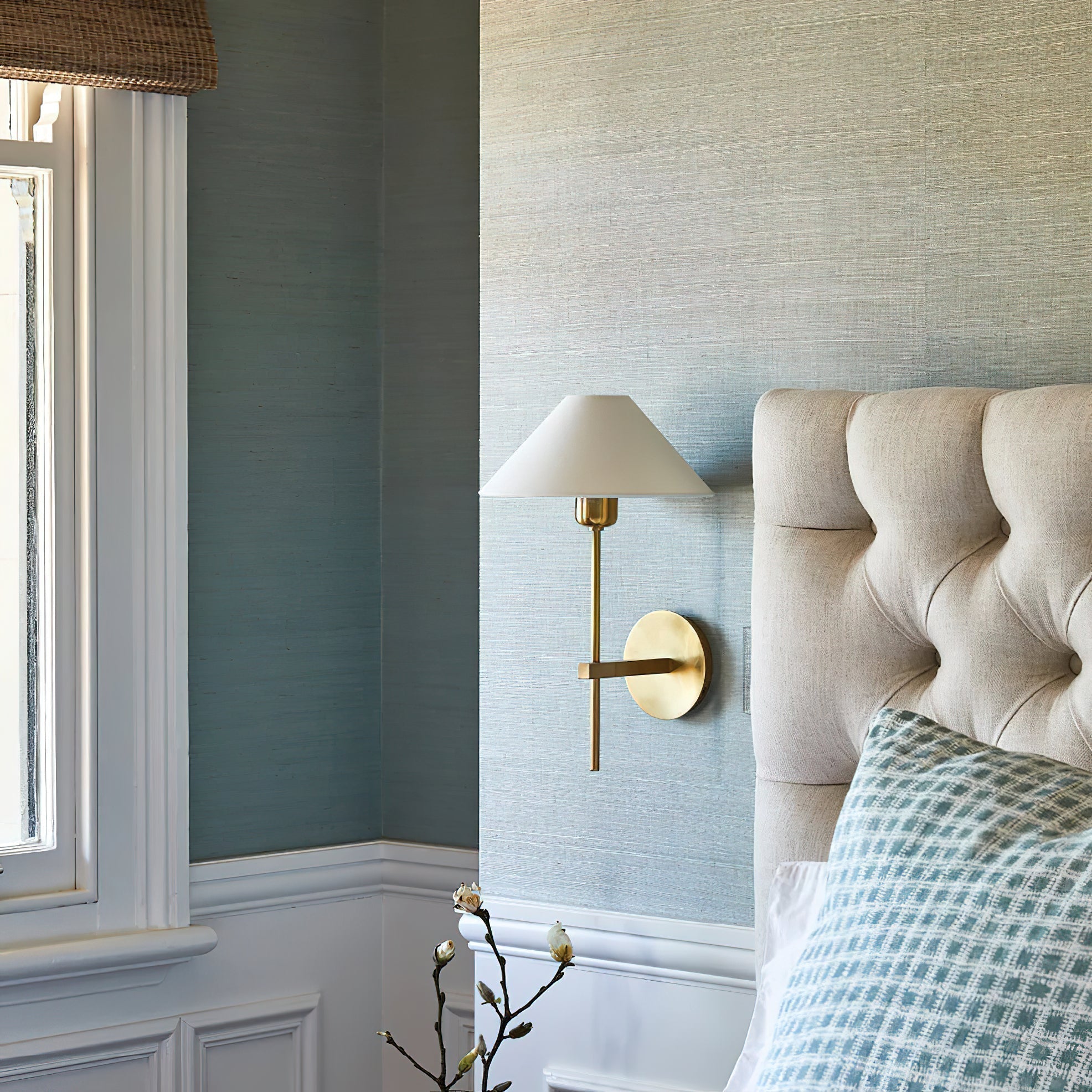 Silva Lámpara de Pared con Pantalla Cónica Blanca de Tela