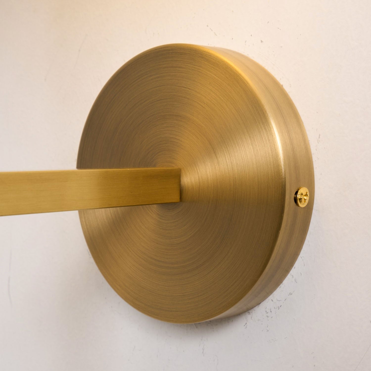 Silva Lámpara de Pared con Pantalla Cónica Blanca de Tela