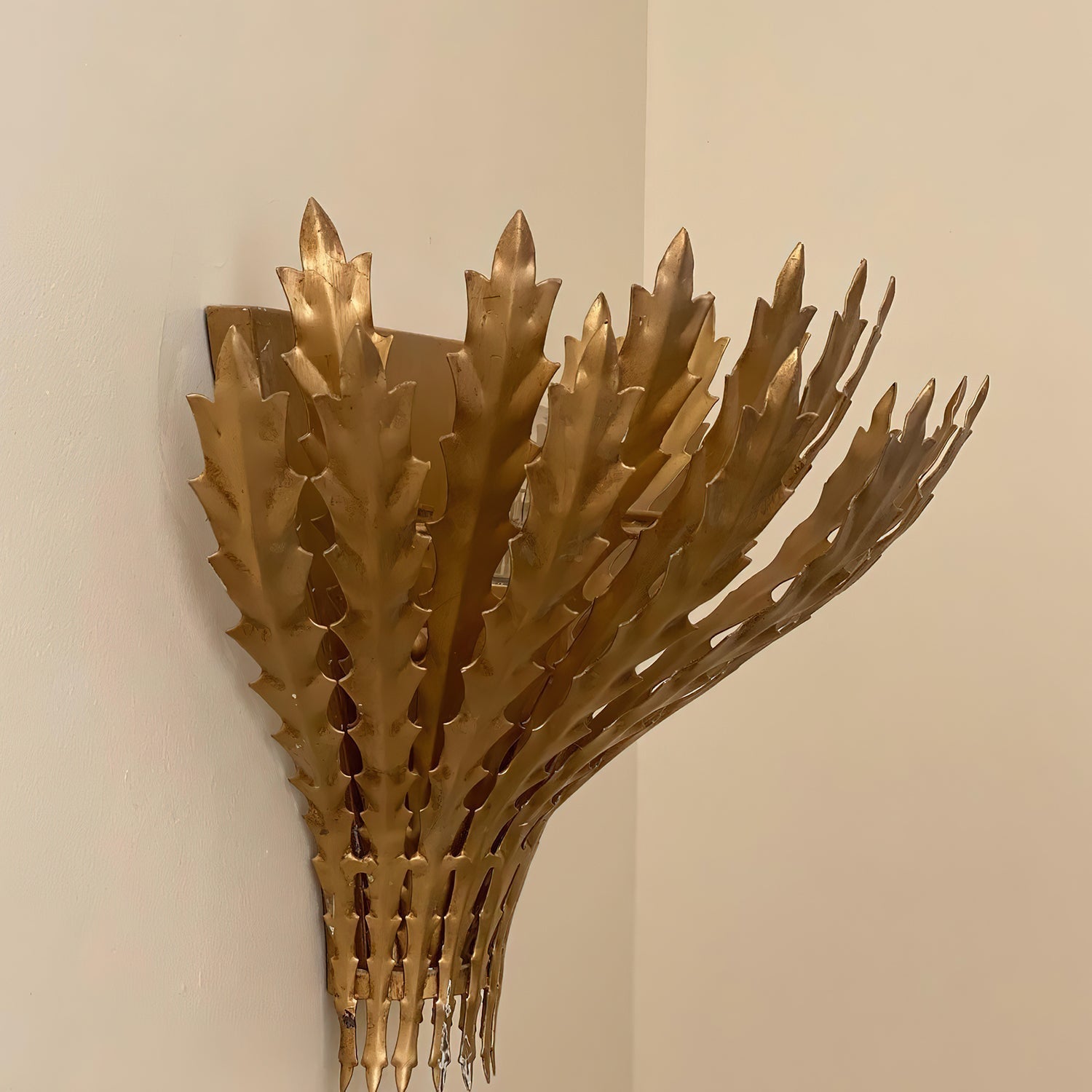 Wall Light Handmade Leaf Motif Metal Body Elegant Sconce - Letslighting