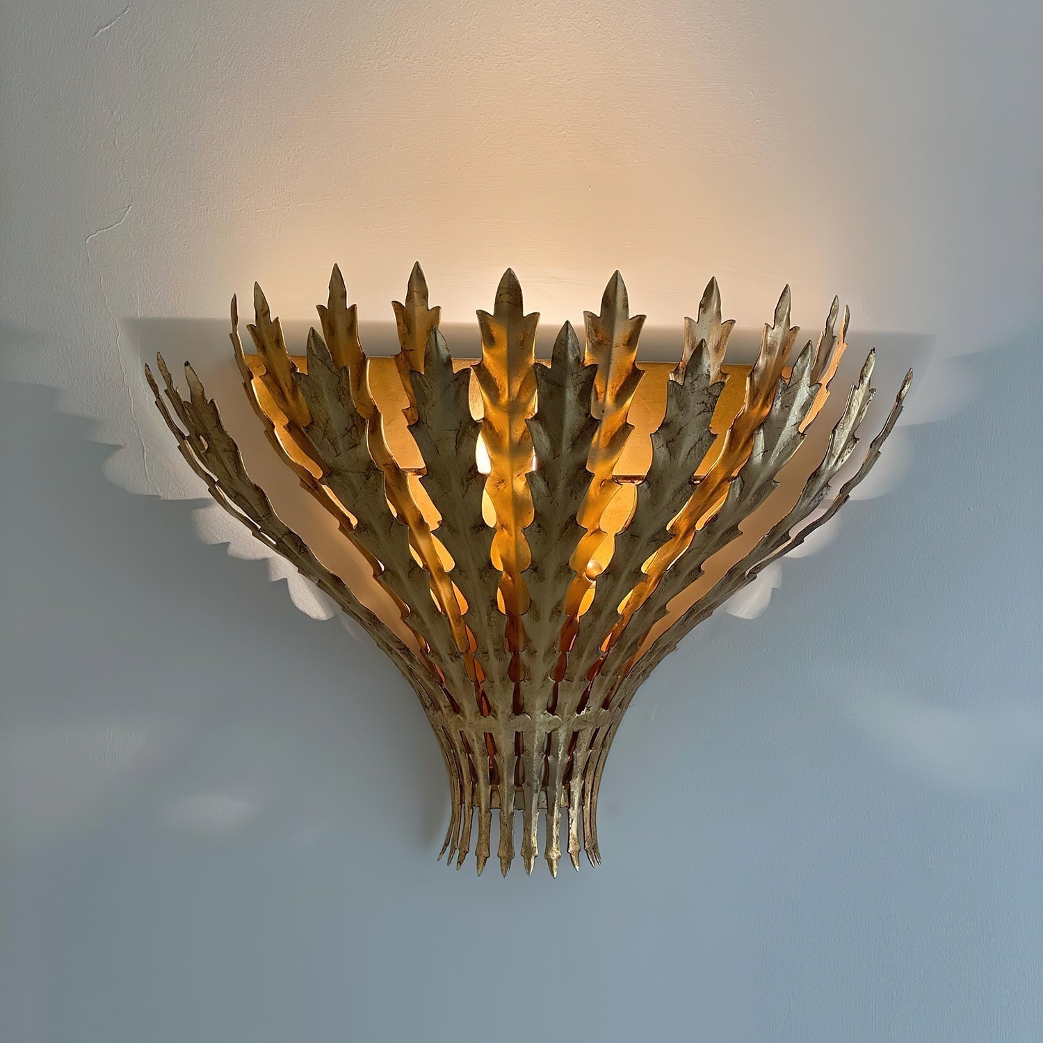 Wall Light Handmade Leaf Motif Metal Body Elegant Sconce - Letslighting
