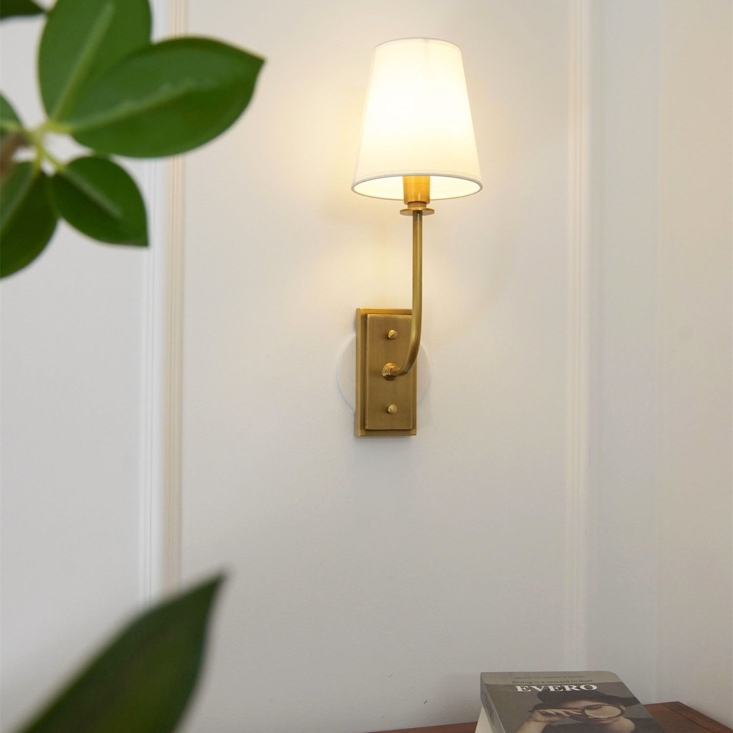 Silva Lámpara de Pared con Pantalla Cónica de Tela