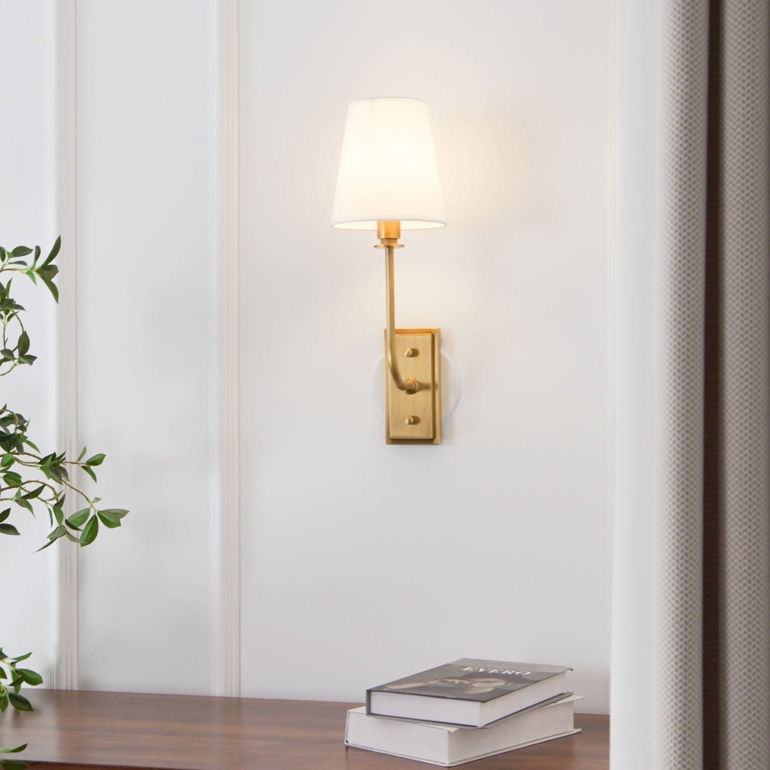 Silva Lámpara de Pared con Pantalla Cónica de Tela