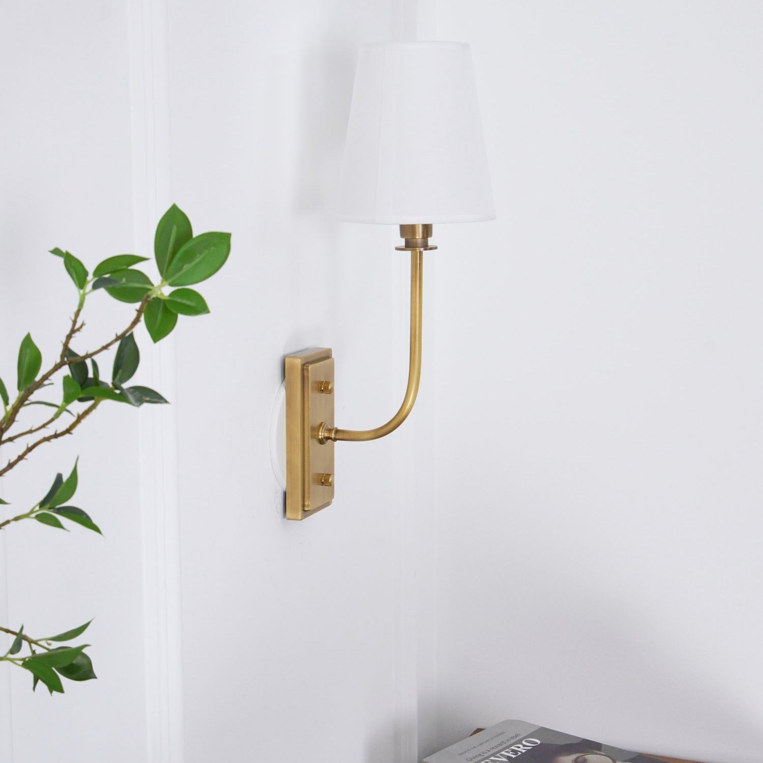 Silva Lámpara de Pared con Pantalla Cónica de Tela