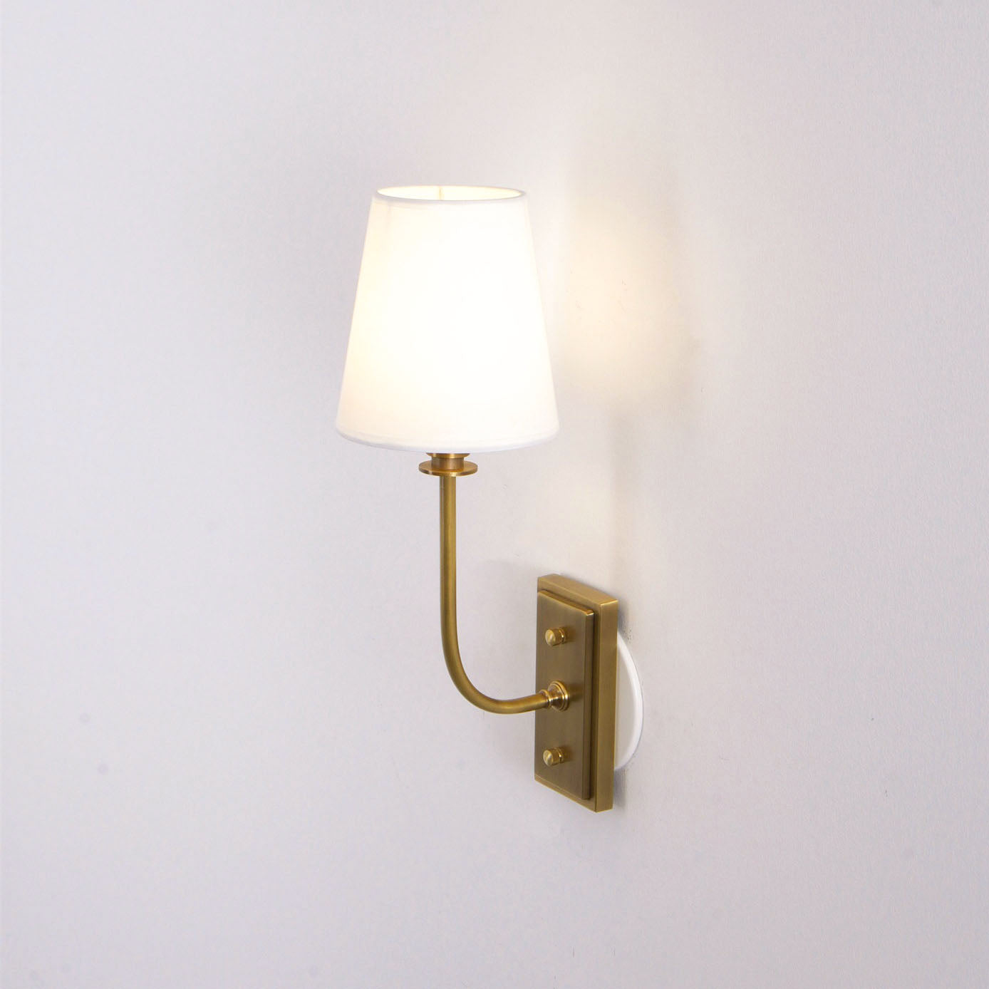 Silva Lámpara de Pared con Pantalla Cónica de Tela