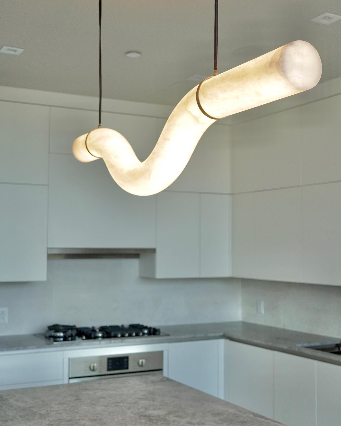 Utalyra Curved Alabaster Pendant Light - Letslighting