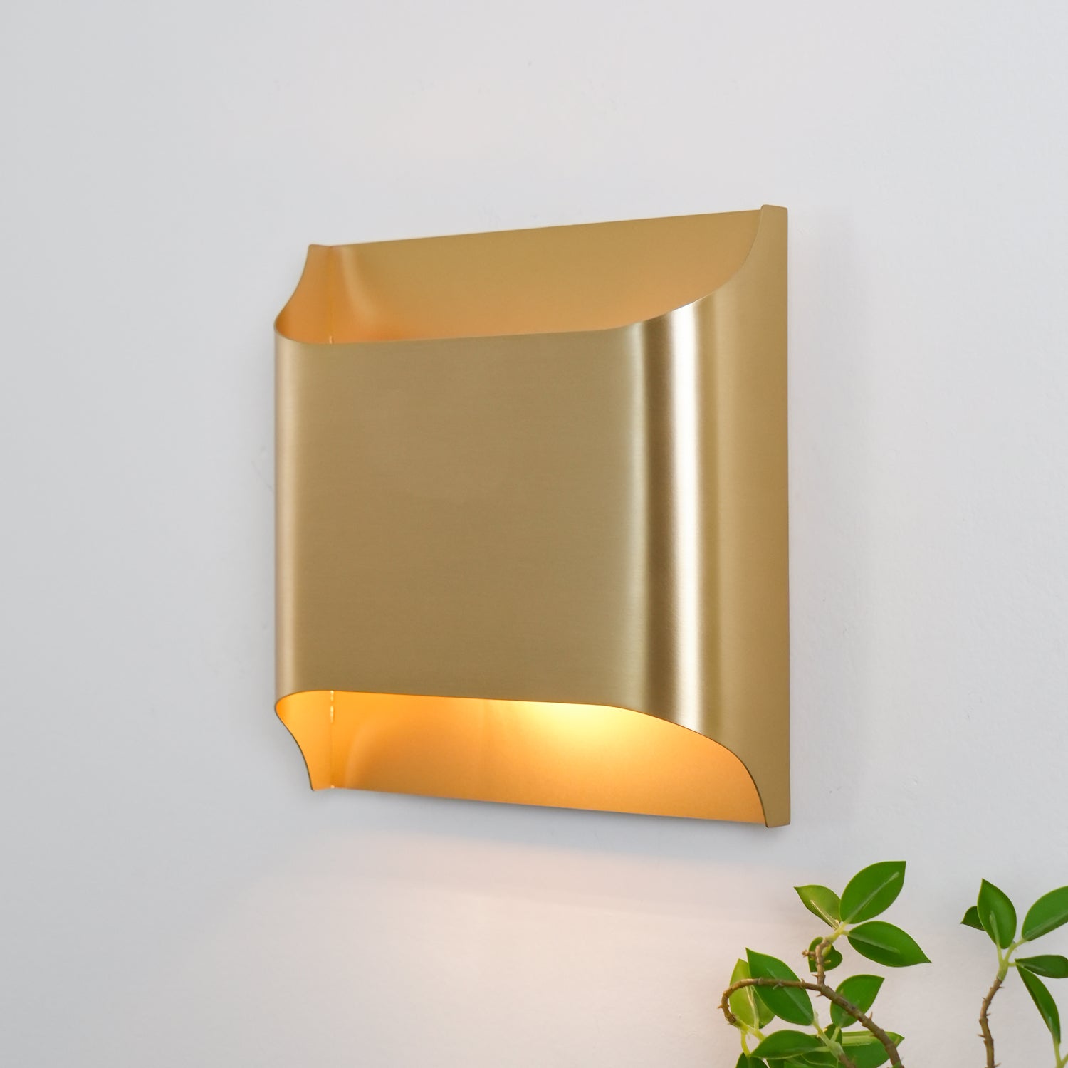 Leclerc Brass Wall Lamp - Letslighting