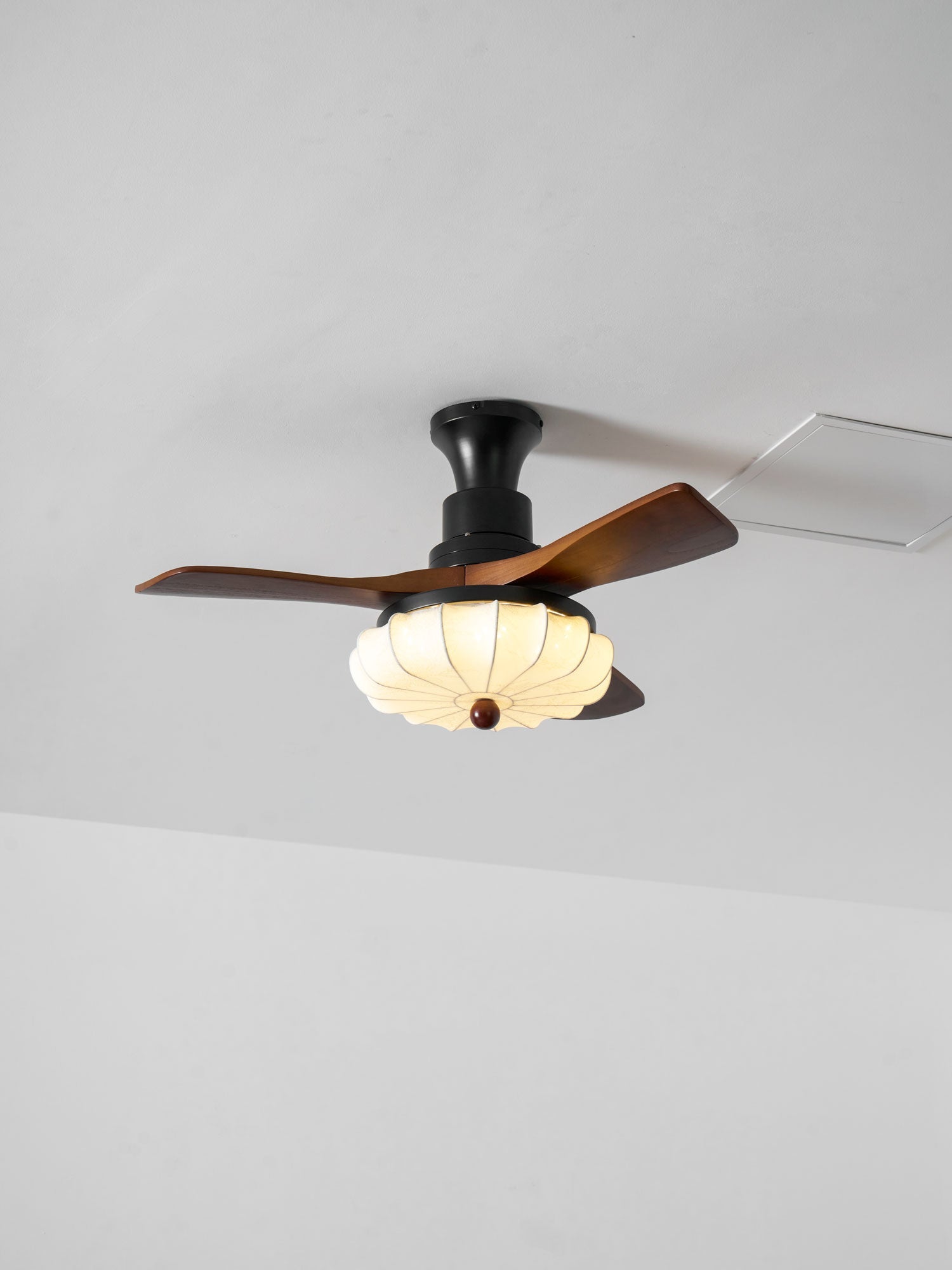 Ventilador de Techo con Luz Jasper Bloom, proceso de solicitud de montaje empotrado