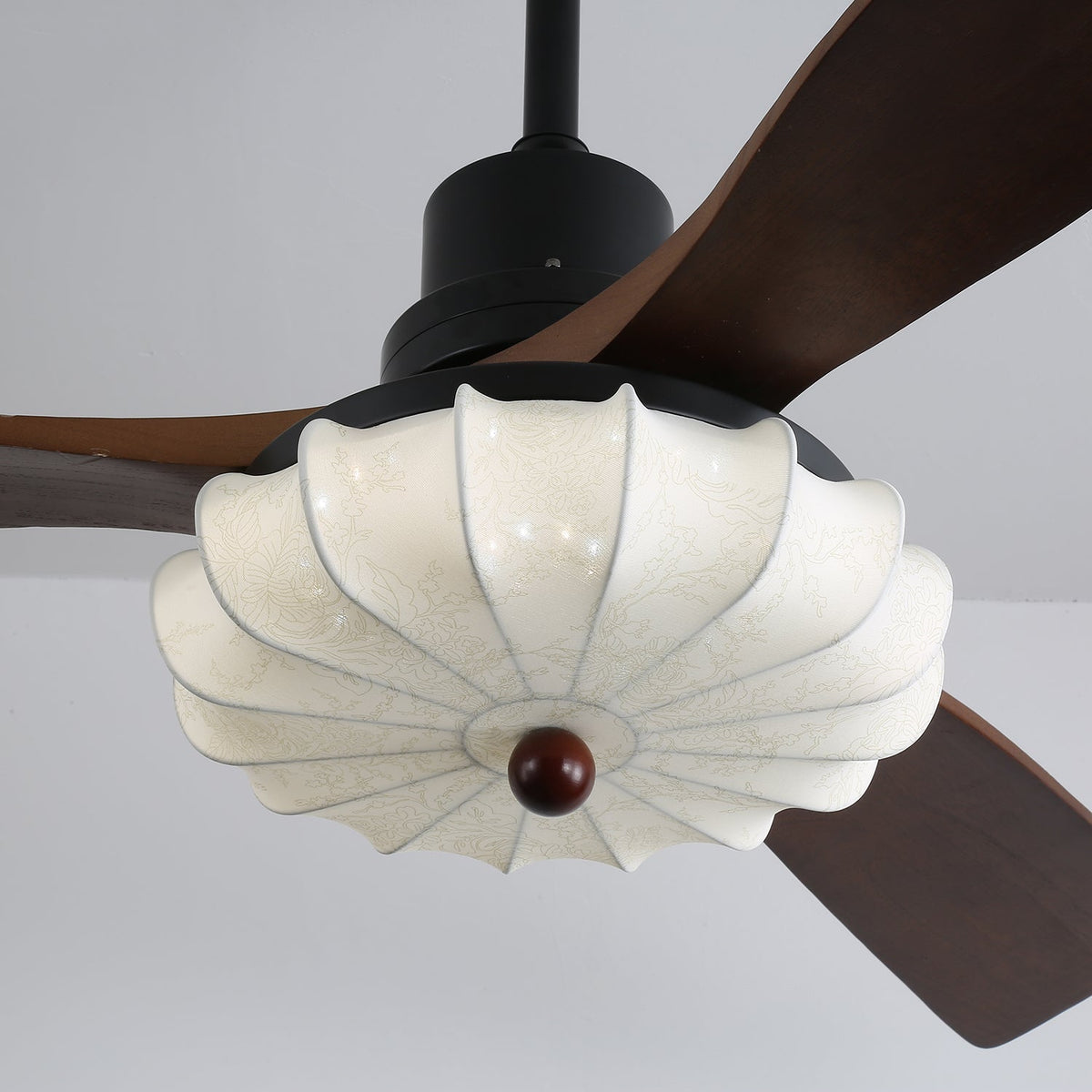 Ventilador de Techo Ventra mostrando su diseño vintage