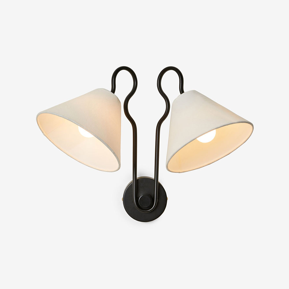 Silva Lámpara de Pared con Dos Pantallas Cónicas Blancas de Tela