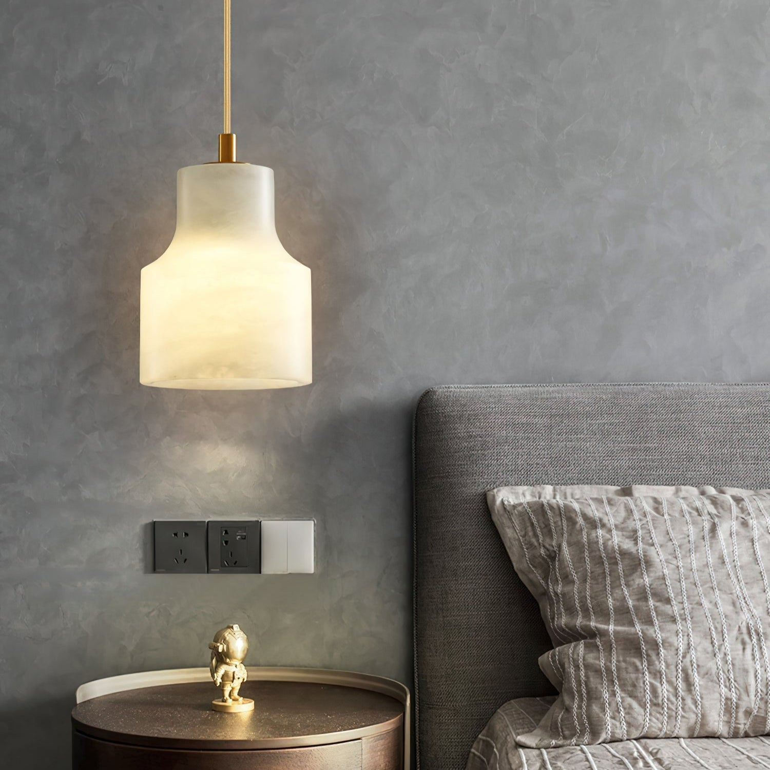 Ritta Alabaster Pendant Light Brass Luxurious