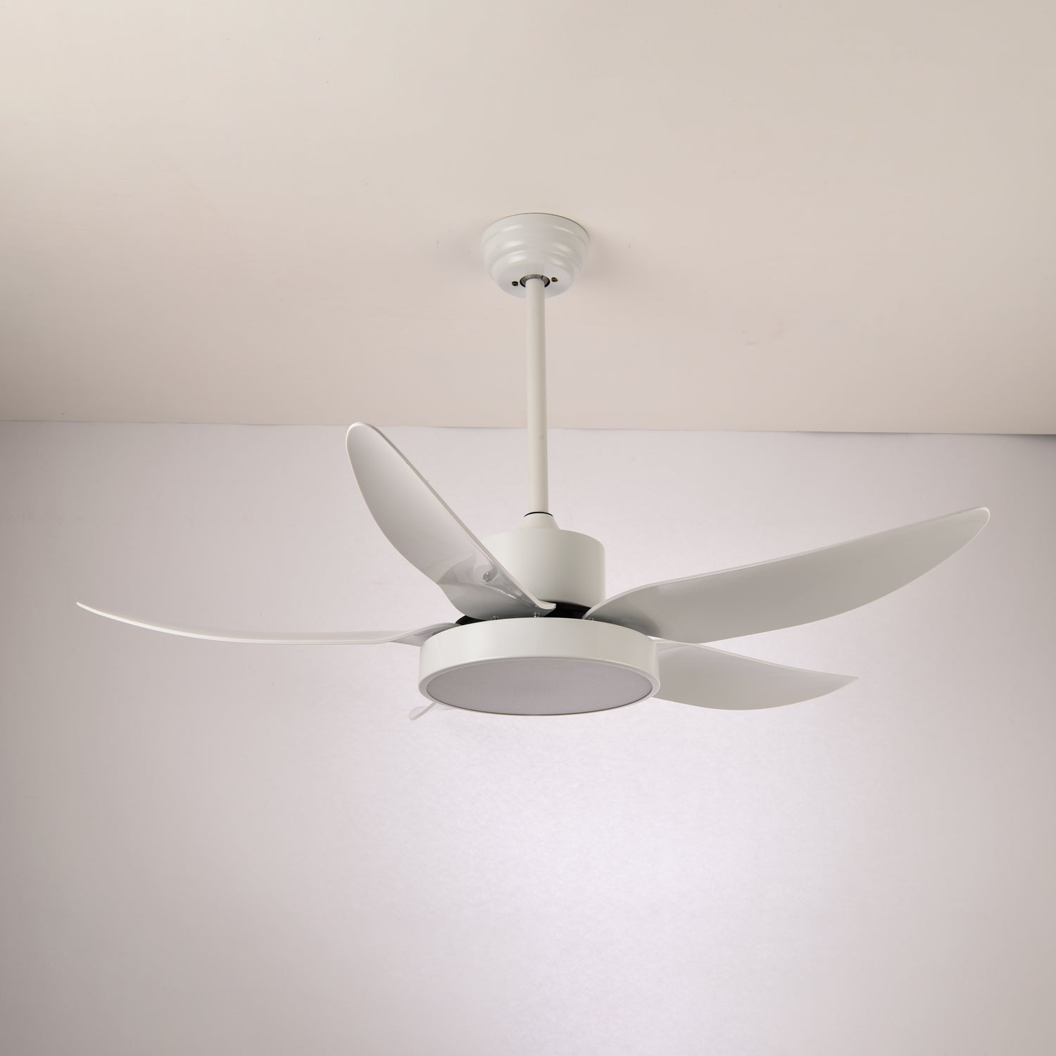 Ventilador de Techo Moderno Auron con Luz en acabado blanco