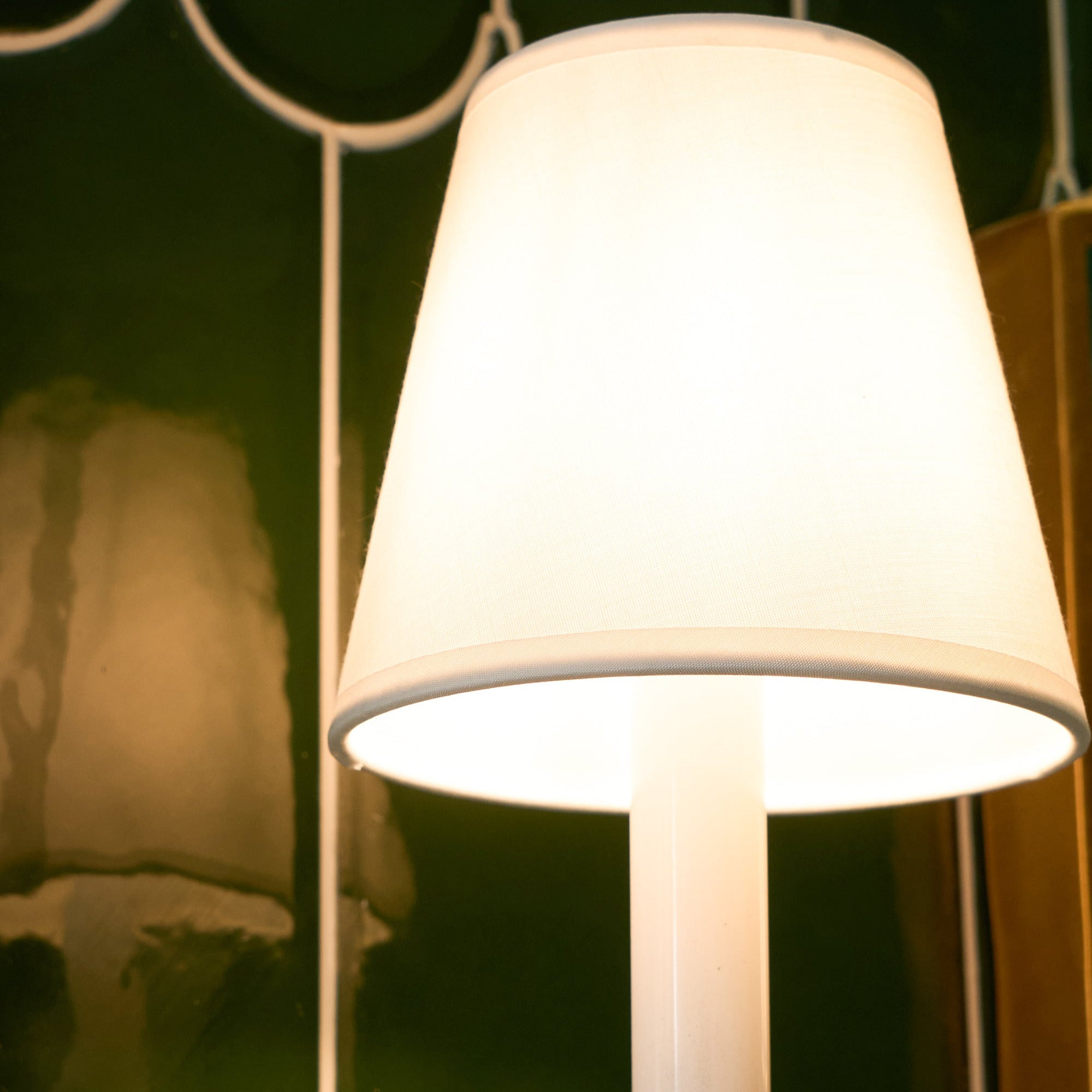 Silva Lámpara de Pared Vintage de Tela con Brazo de Negro/Blanco/Látón