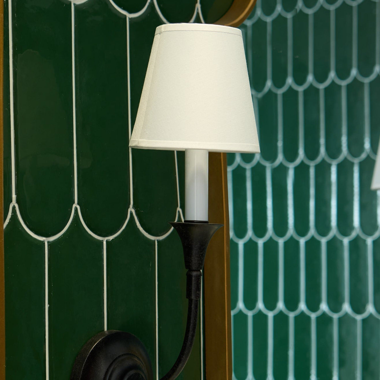 Silva Lámpara de Pared Vintage de Tela con Brazo de Negro/Blanco/Látón