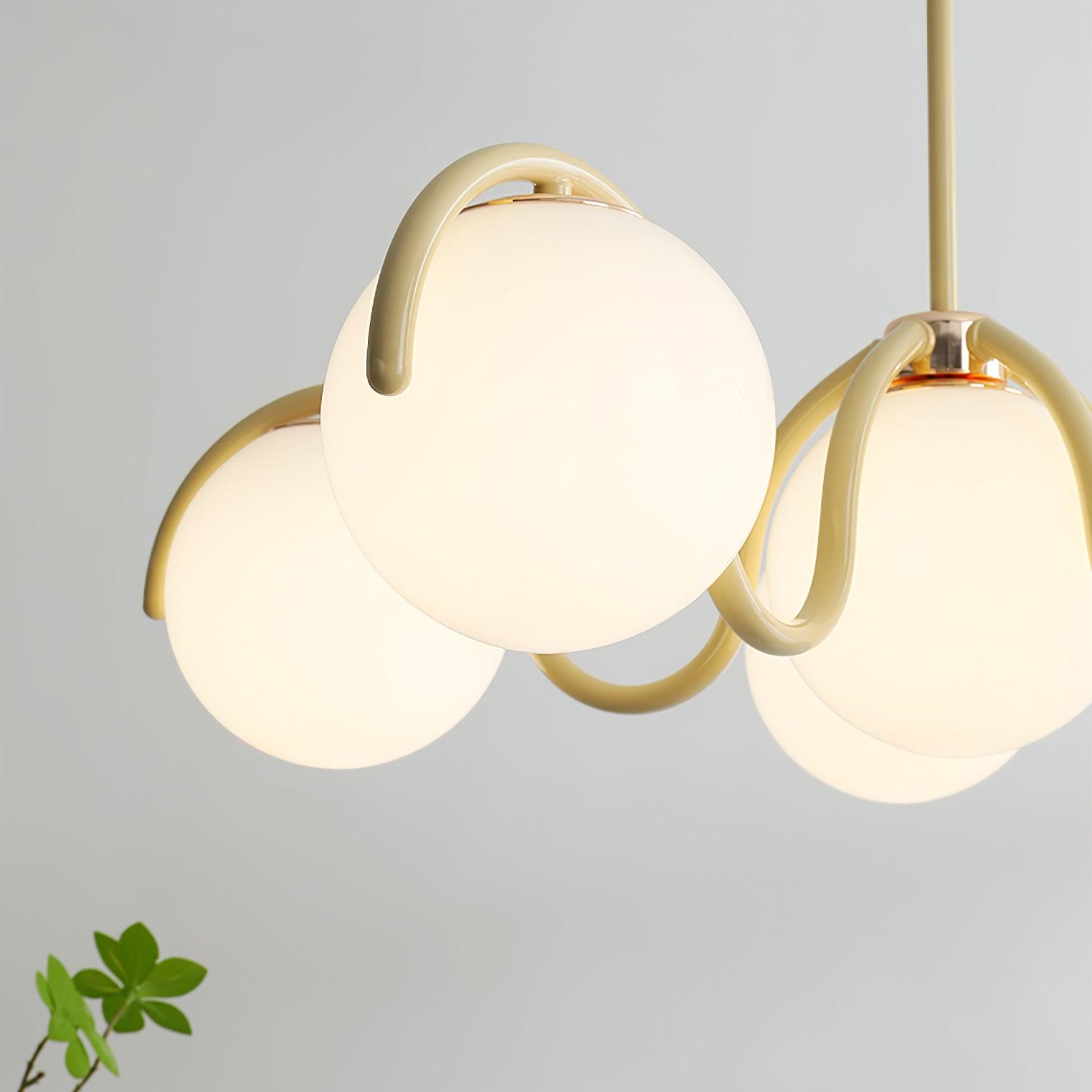 Aria Lámpara de Araña Lineal Curva Roja y Plateada