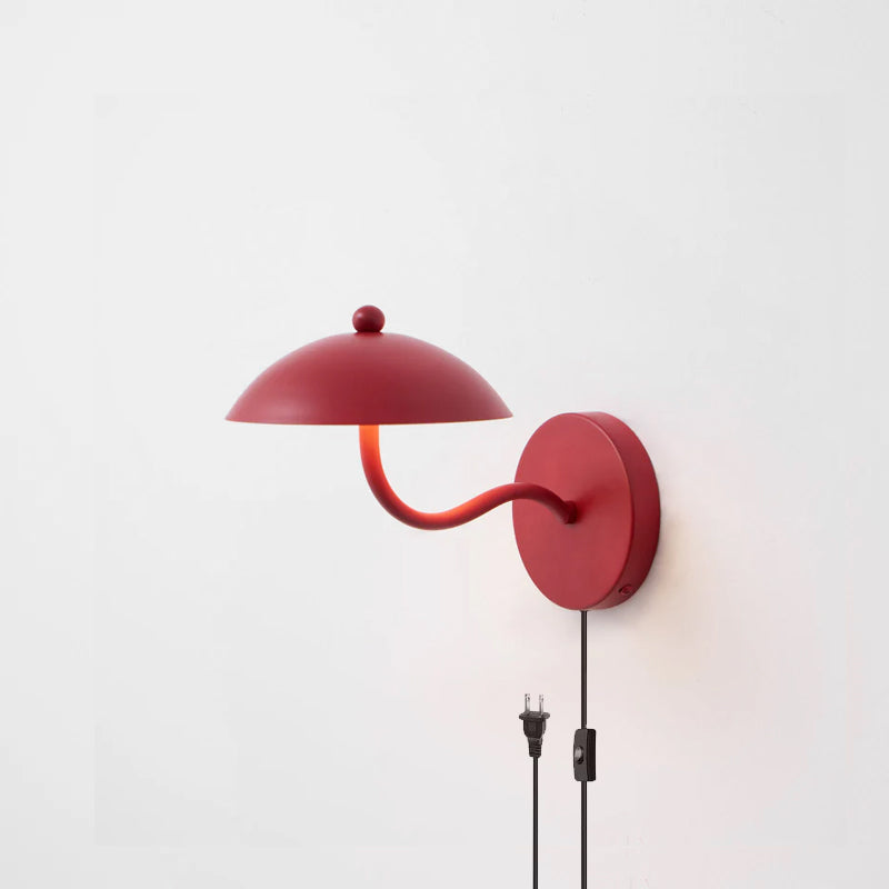 Aria Lámpara de Pared con Brazo Curvado Negro Con Enchufe