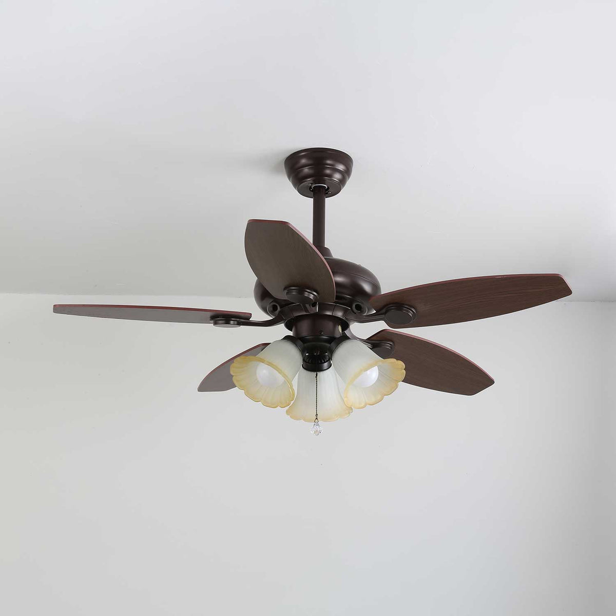 Ventilador de techo Florence con bombillas LED encendidas